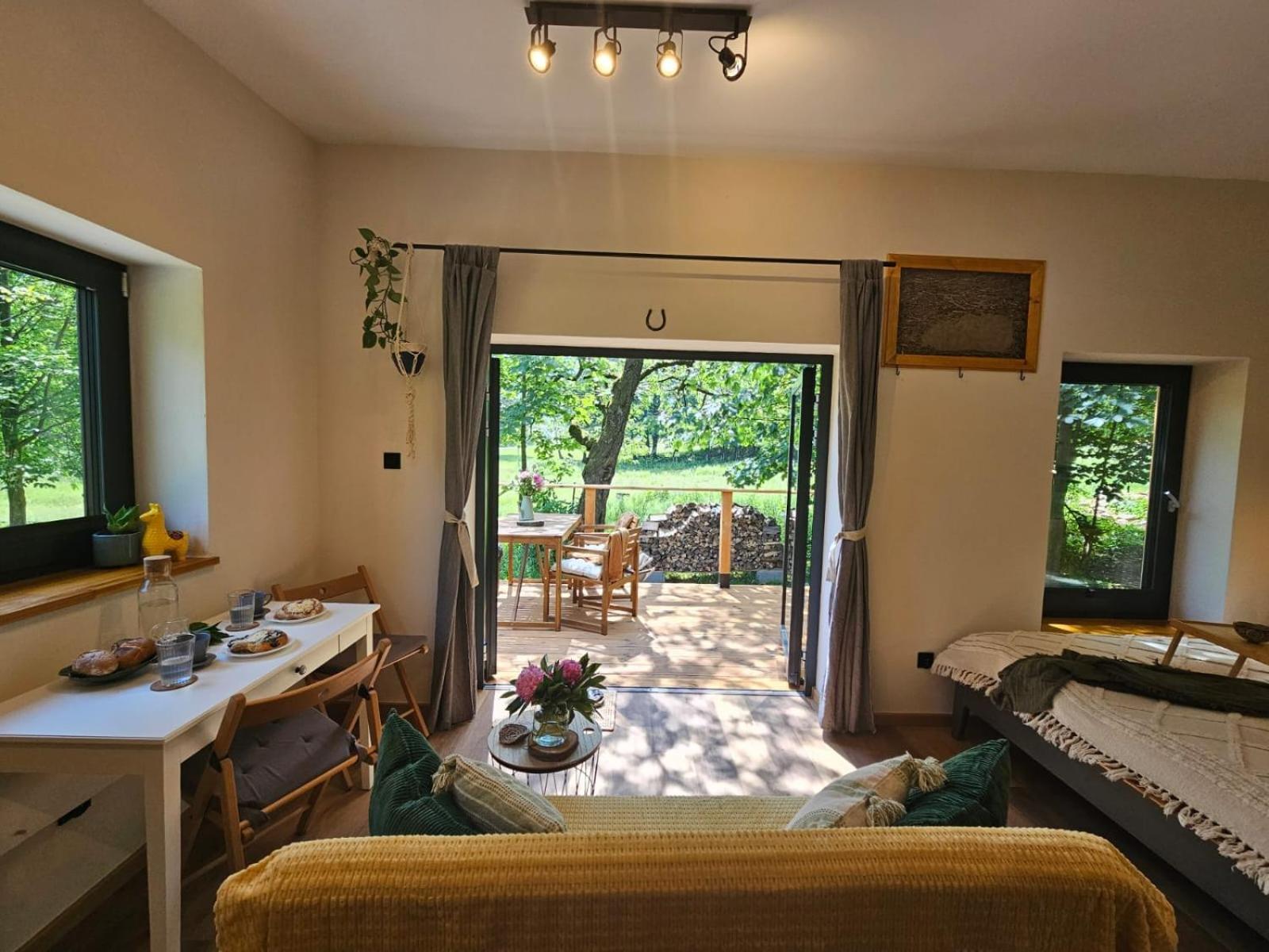 One-Bedroom House photo 2