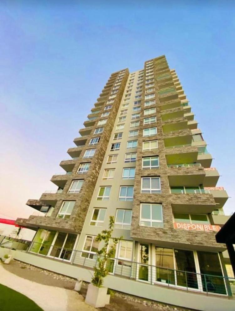 Two-Bedroom Apartment with Balcony and Sea View photo 3
