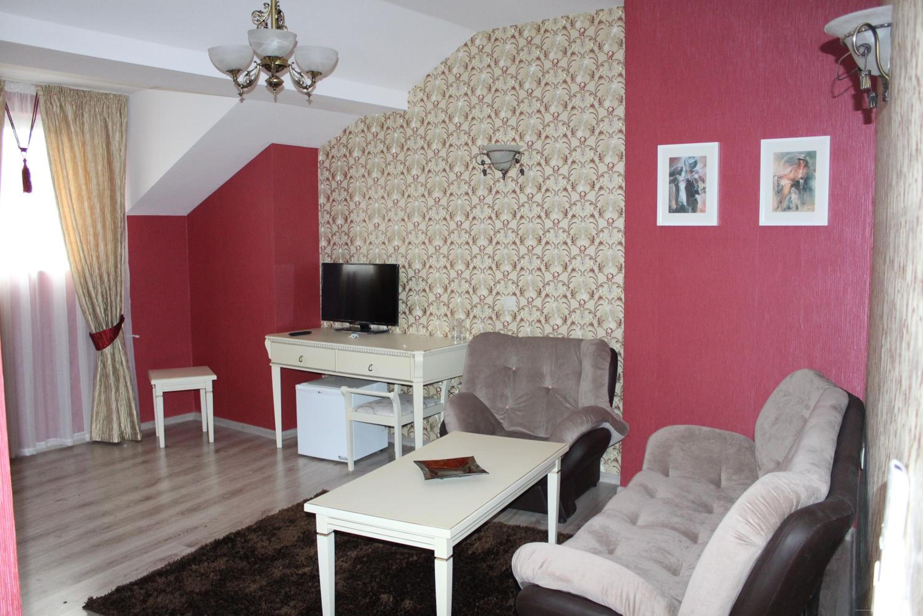 Deluxe One-Bedroom Apartment (2 Adults + 2 Children) - Photo 7