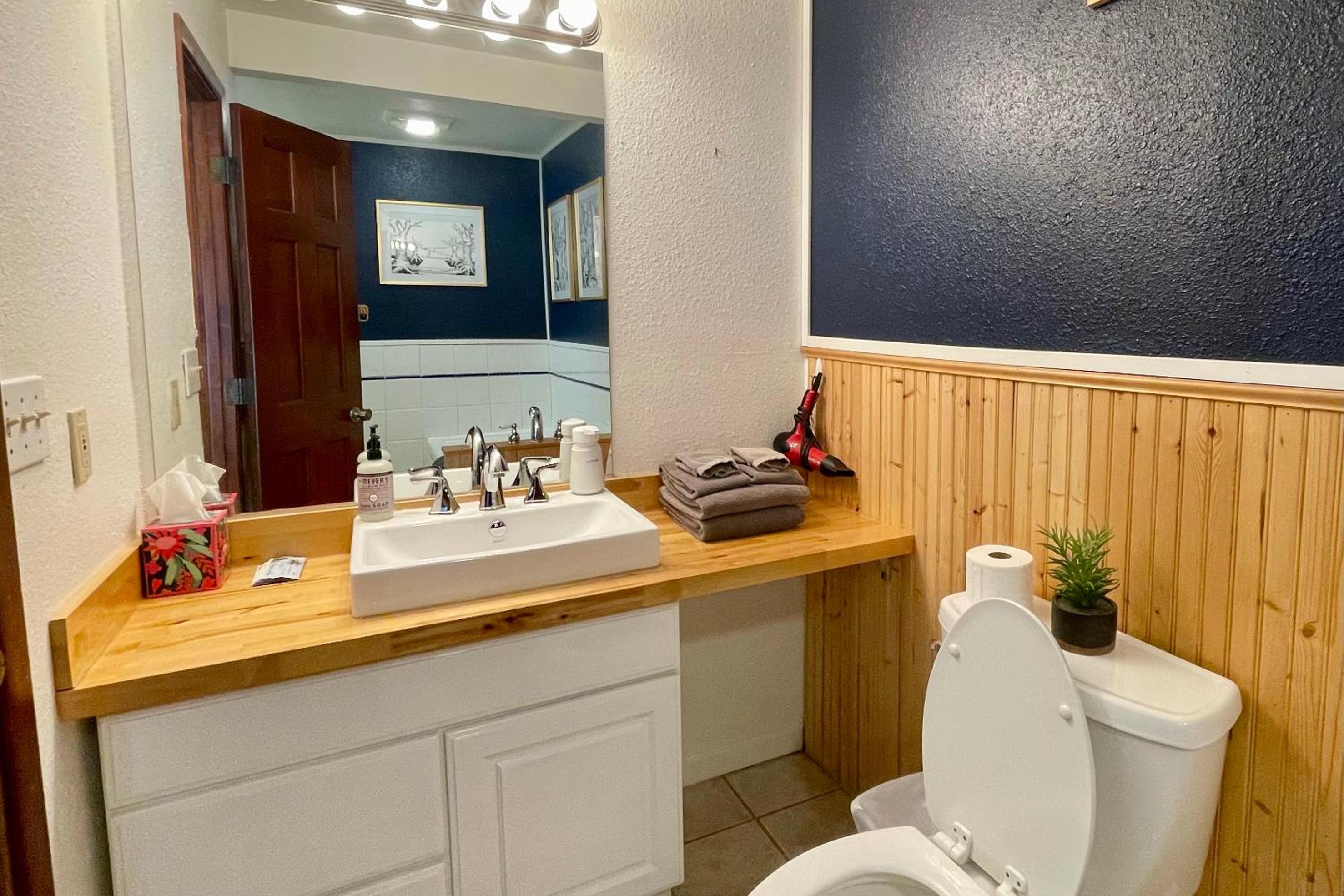 King Suite with Spa Bath photo 2