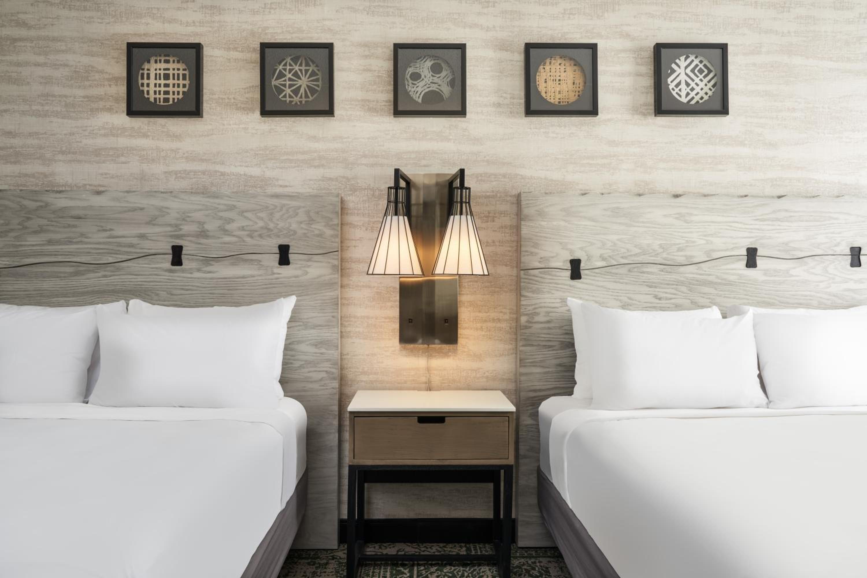 Queen Room with Two Queen Beds and Roll-In Shower - Mobility Access - Photo 2