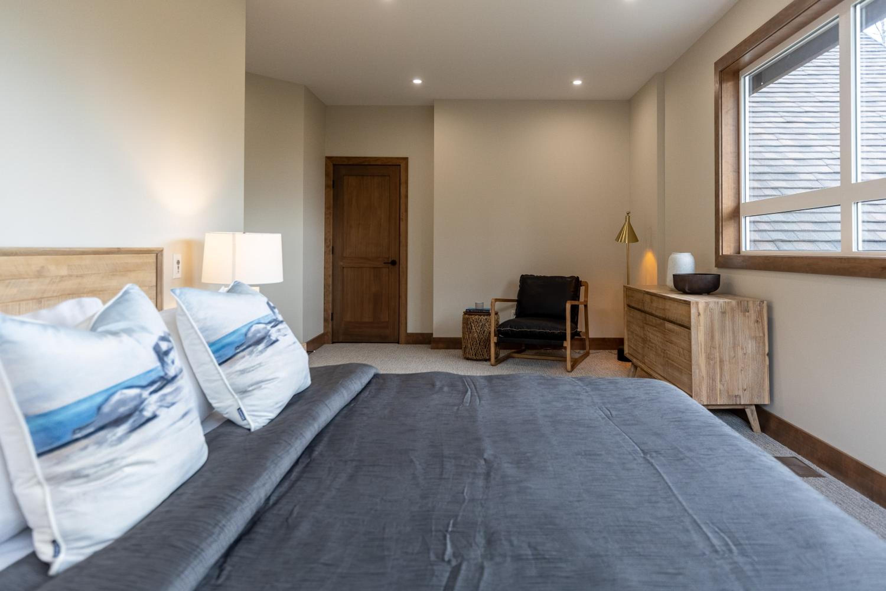 Four-Bedroom Luxury Apartment photo 2