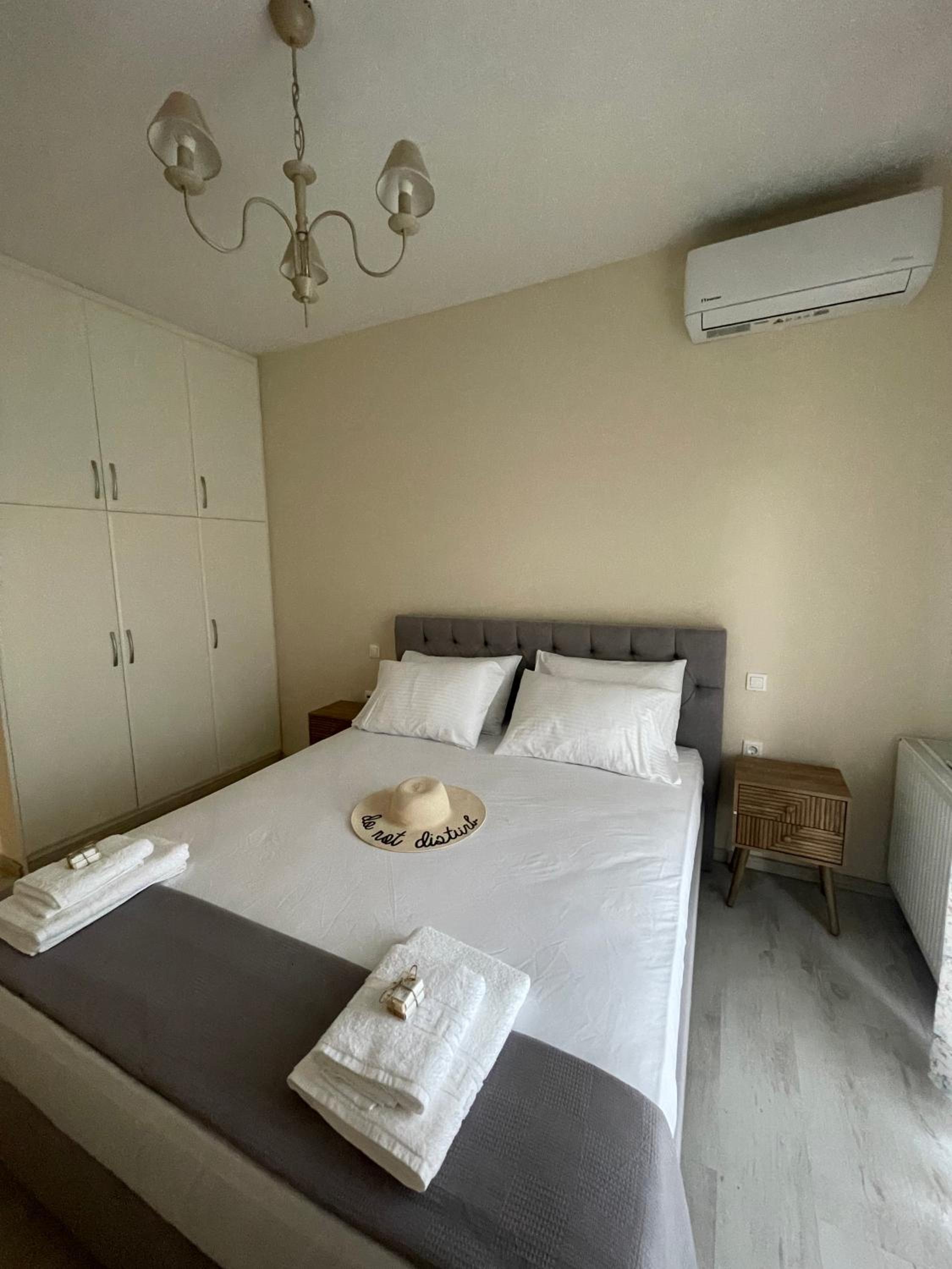 Three-Bedroom Villa photo 2