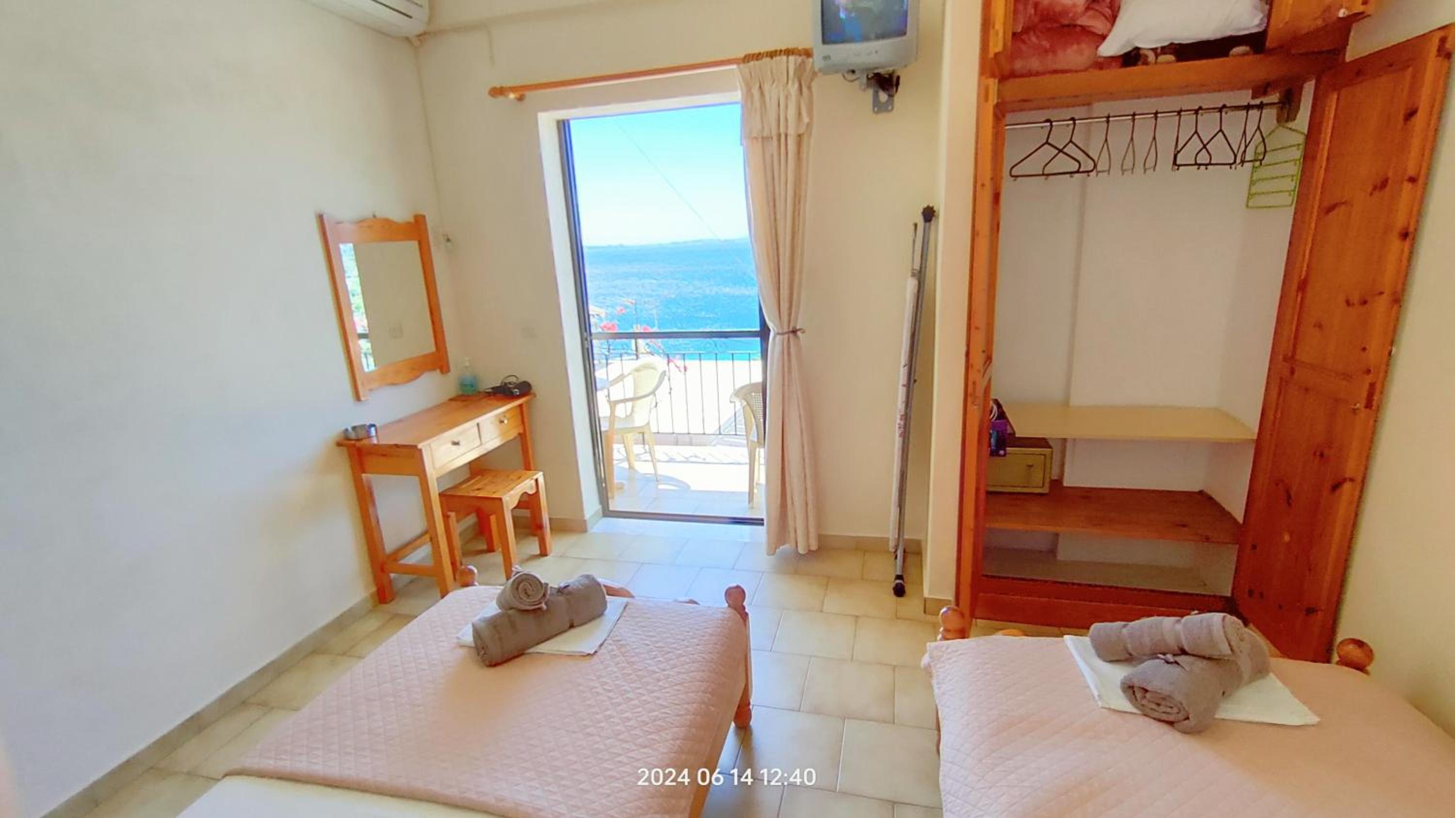 Two-Bedroom Apartment with Balcony and Sea View photo 1