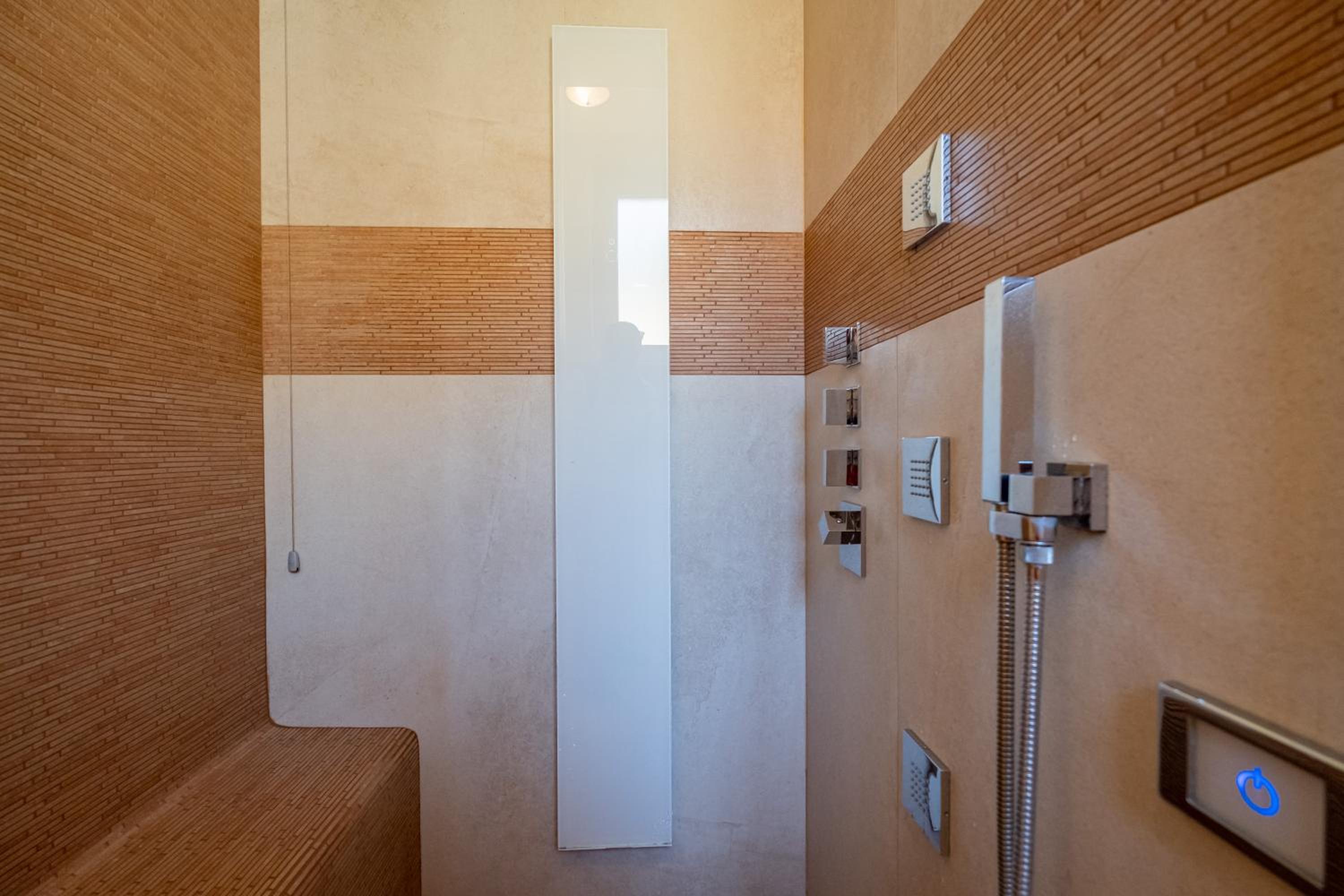 Deluxe Double Room - Photo 28