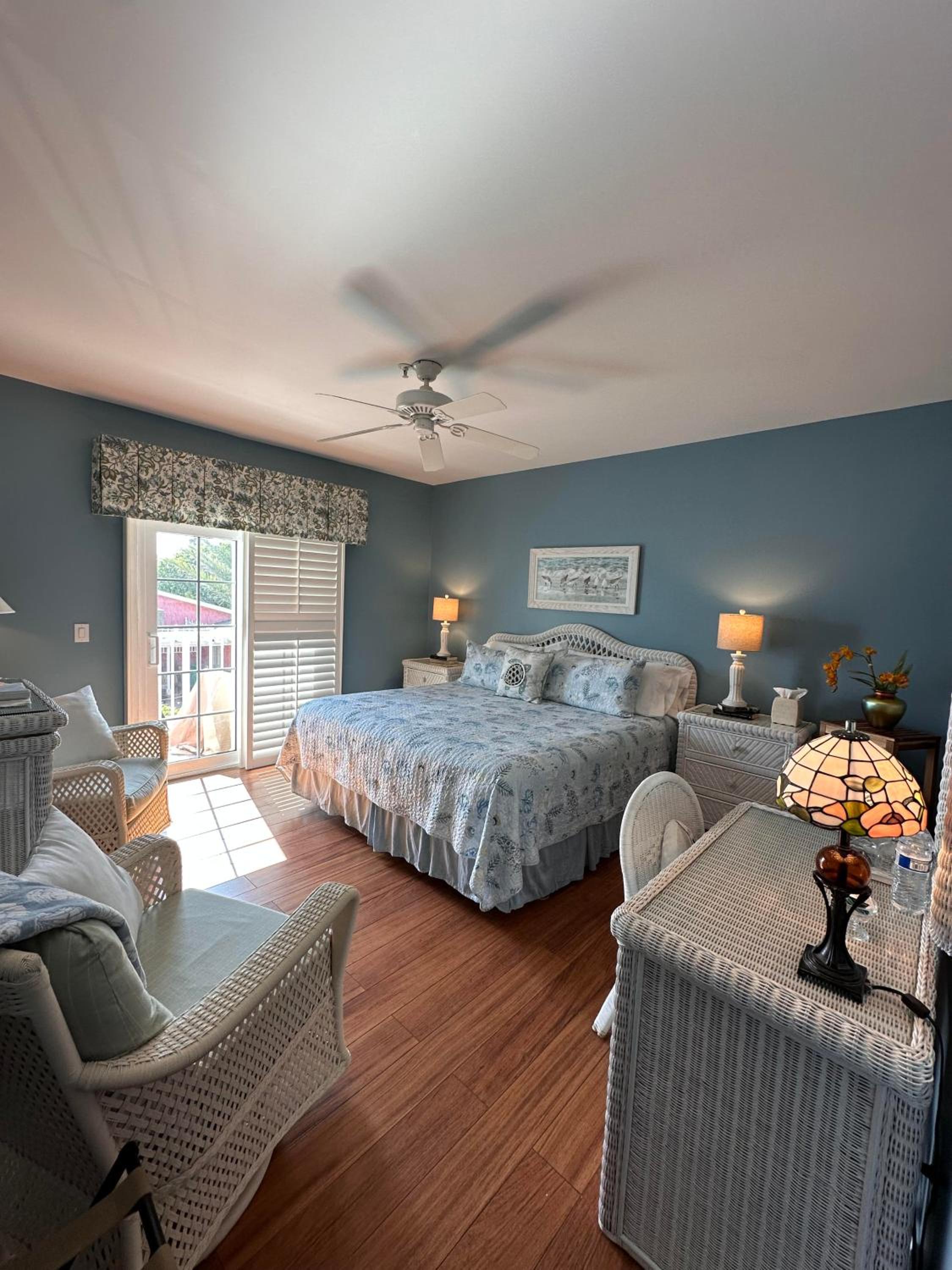 Deluxe Double Room with Balcony and Sea View
