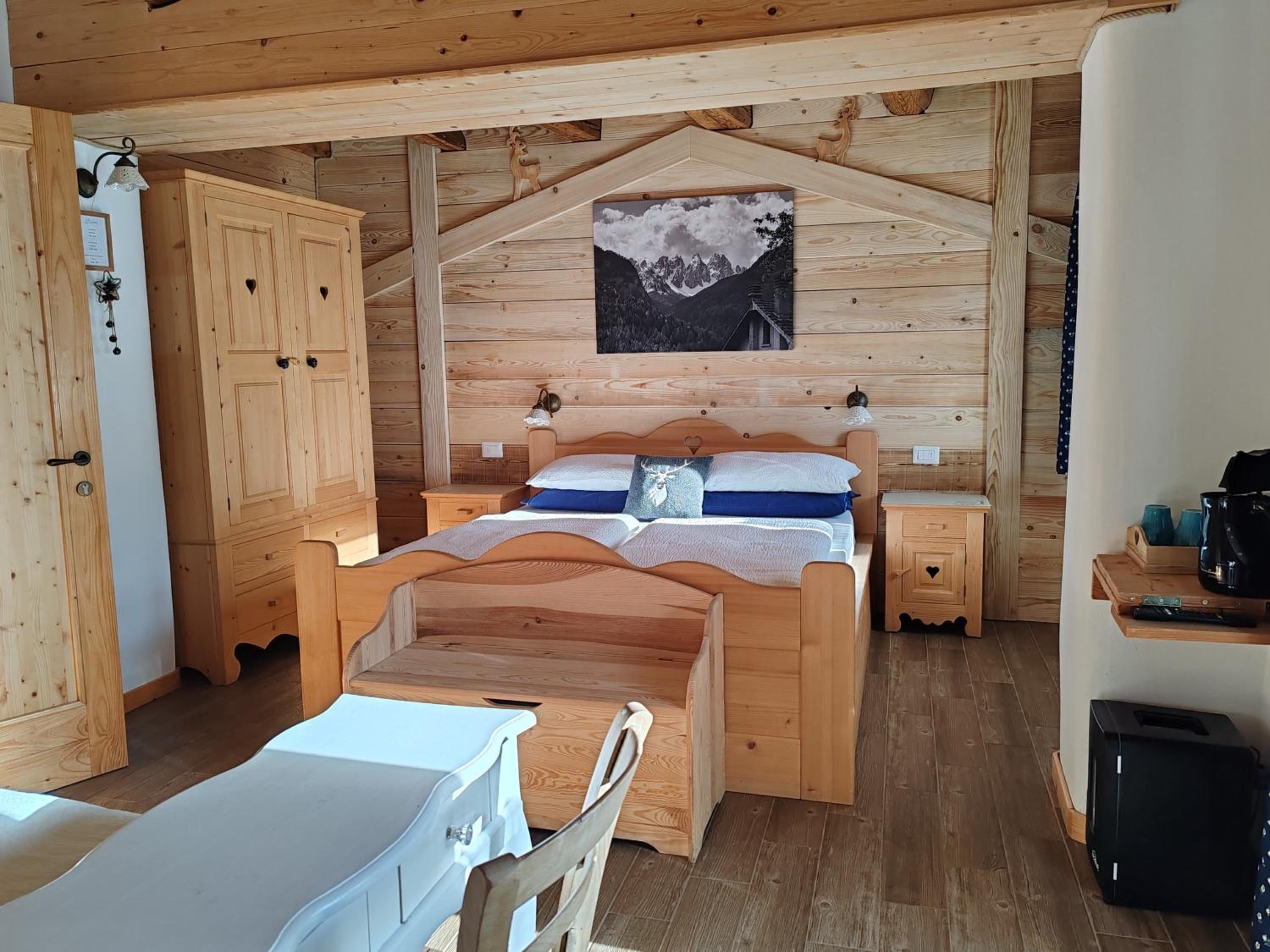 Double Room with Private Bathroom - Photo 9