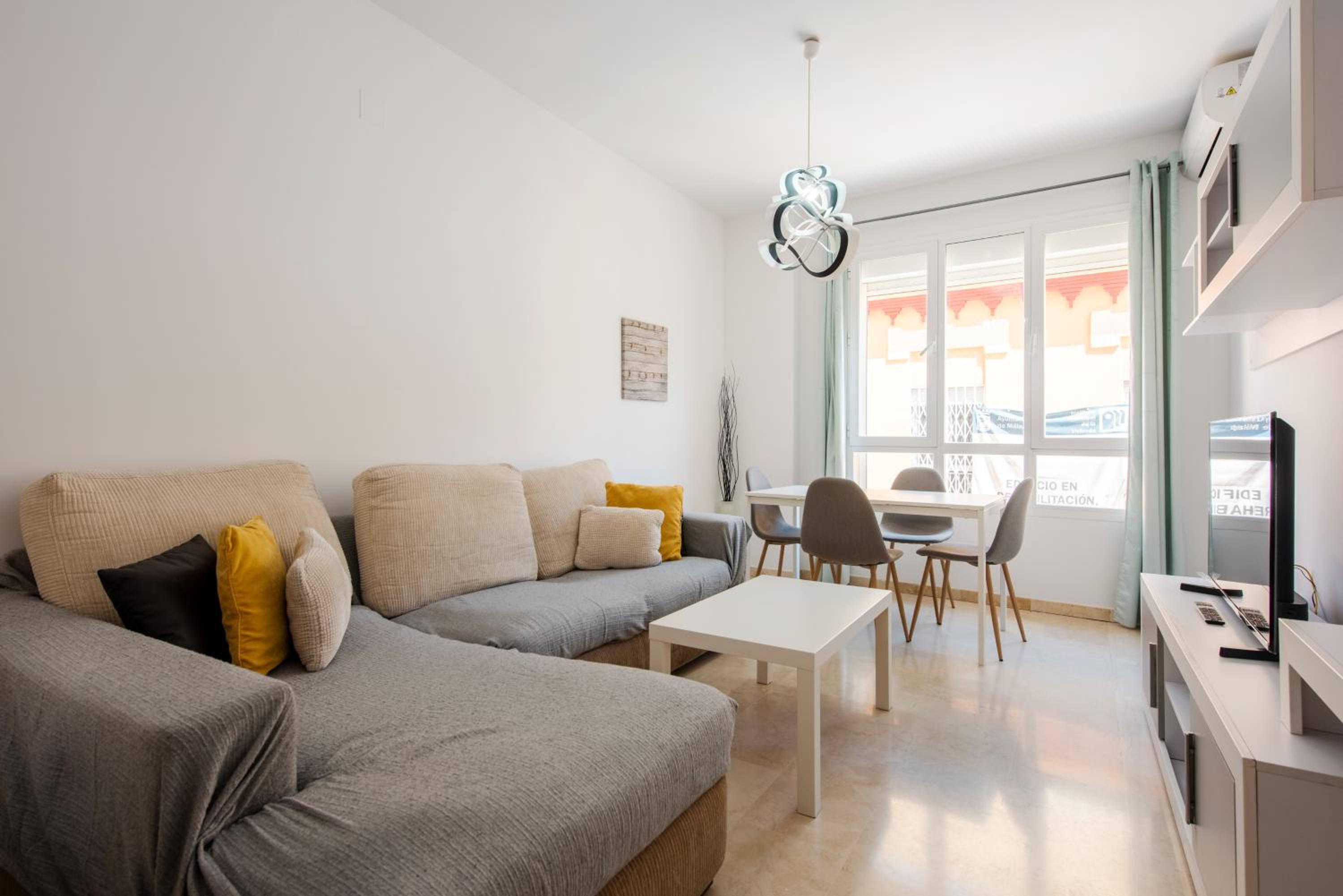 Apartamento de Dos Habitaciones con Terraza