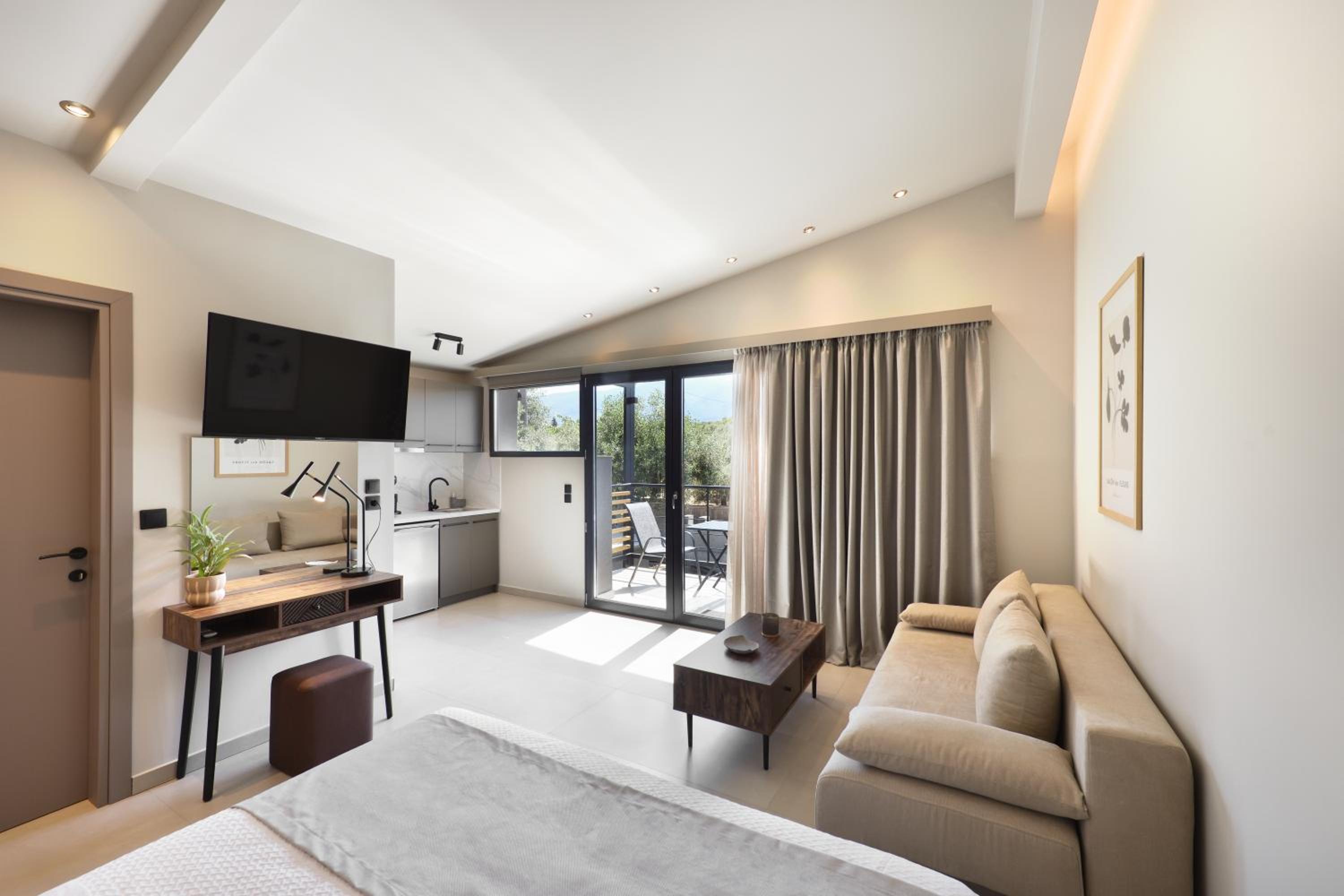 Junior Suite with Mountain View photo 2