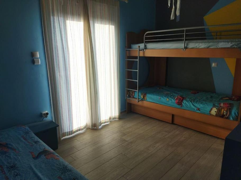 Four-Bedroom House photo 1
