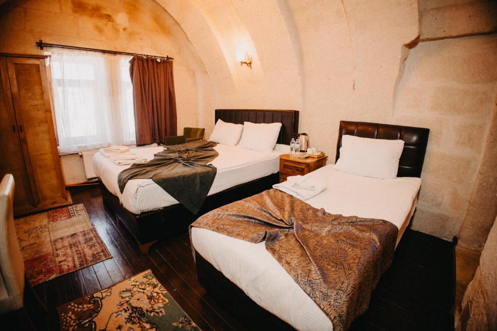 Deluxe Room - Photo 4