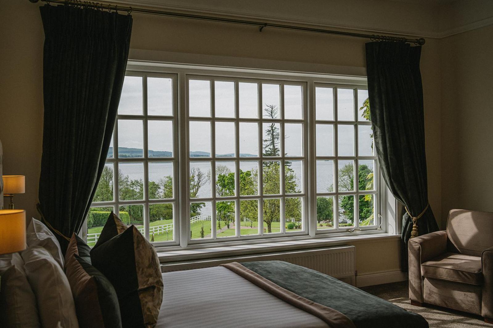 Double or Twin Room with Lake View photo 3
