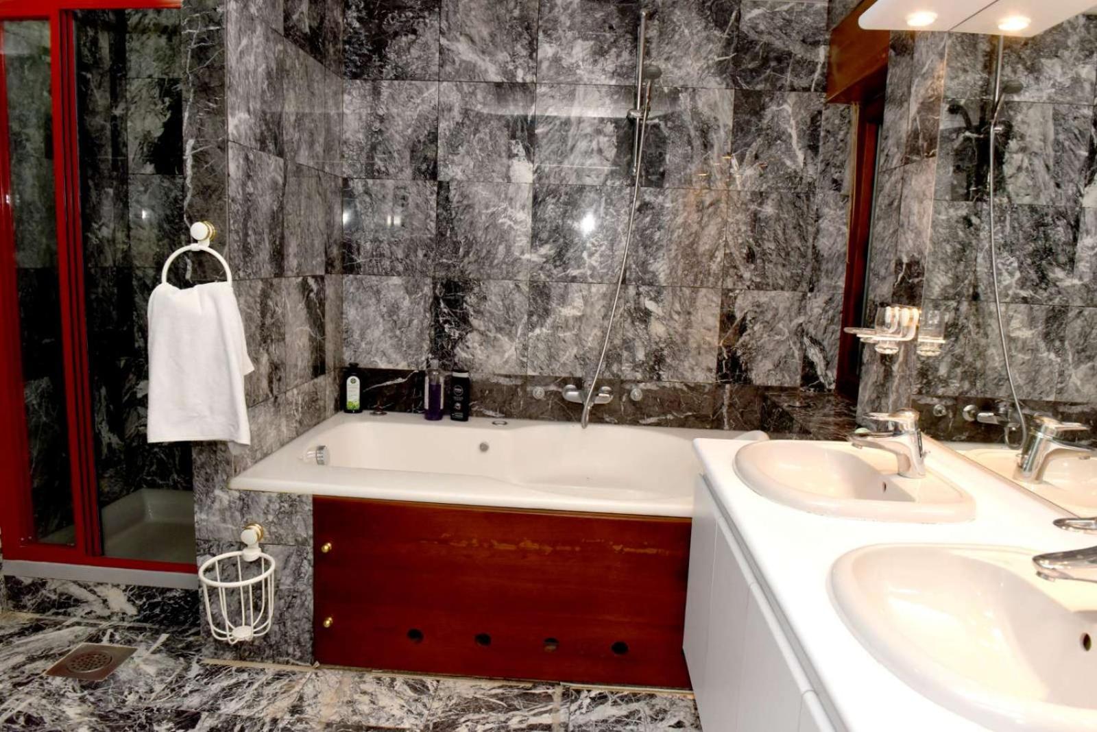 Villa photo 2