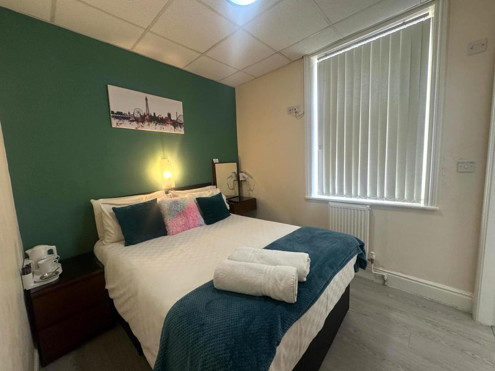 Double Room - Photo 4