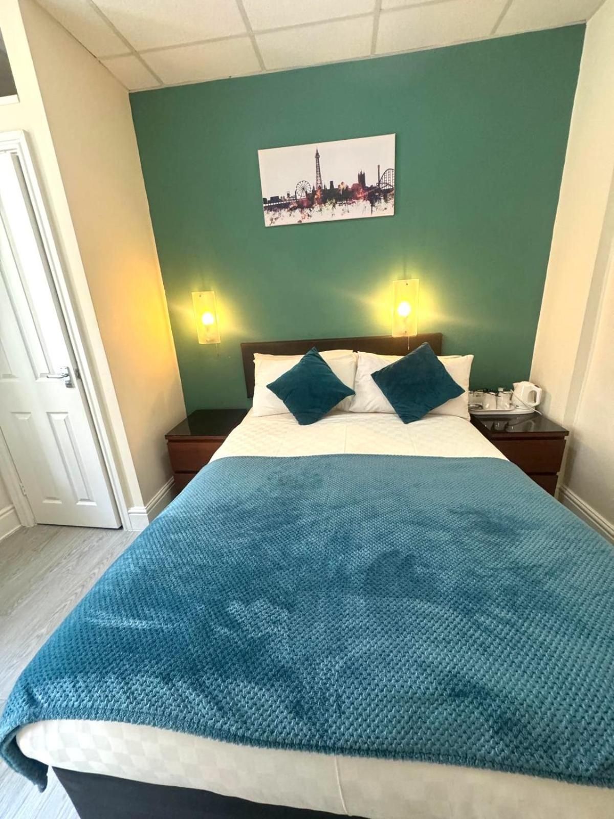Double Room - Photo 3