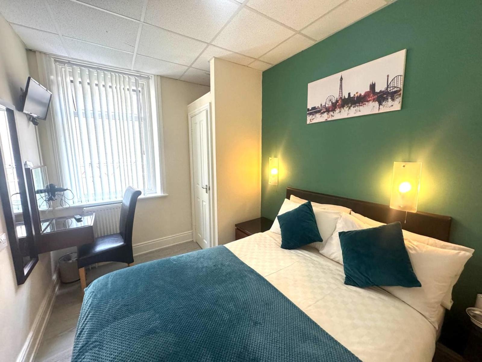 Double Room - Photo 2