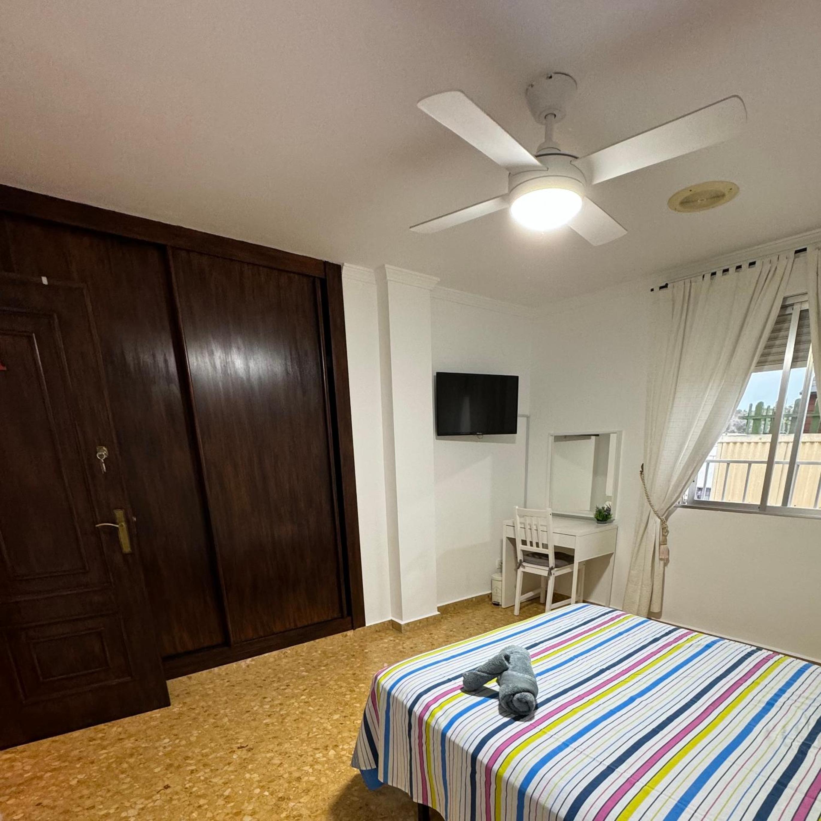 Double Room with Shared Bathroom photo 3