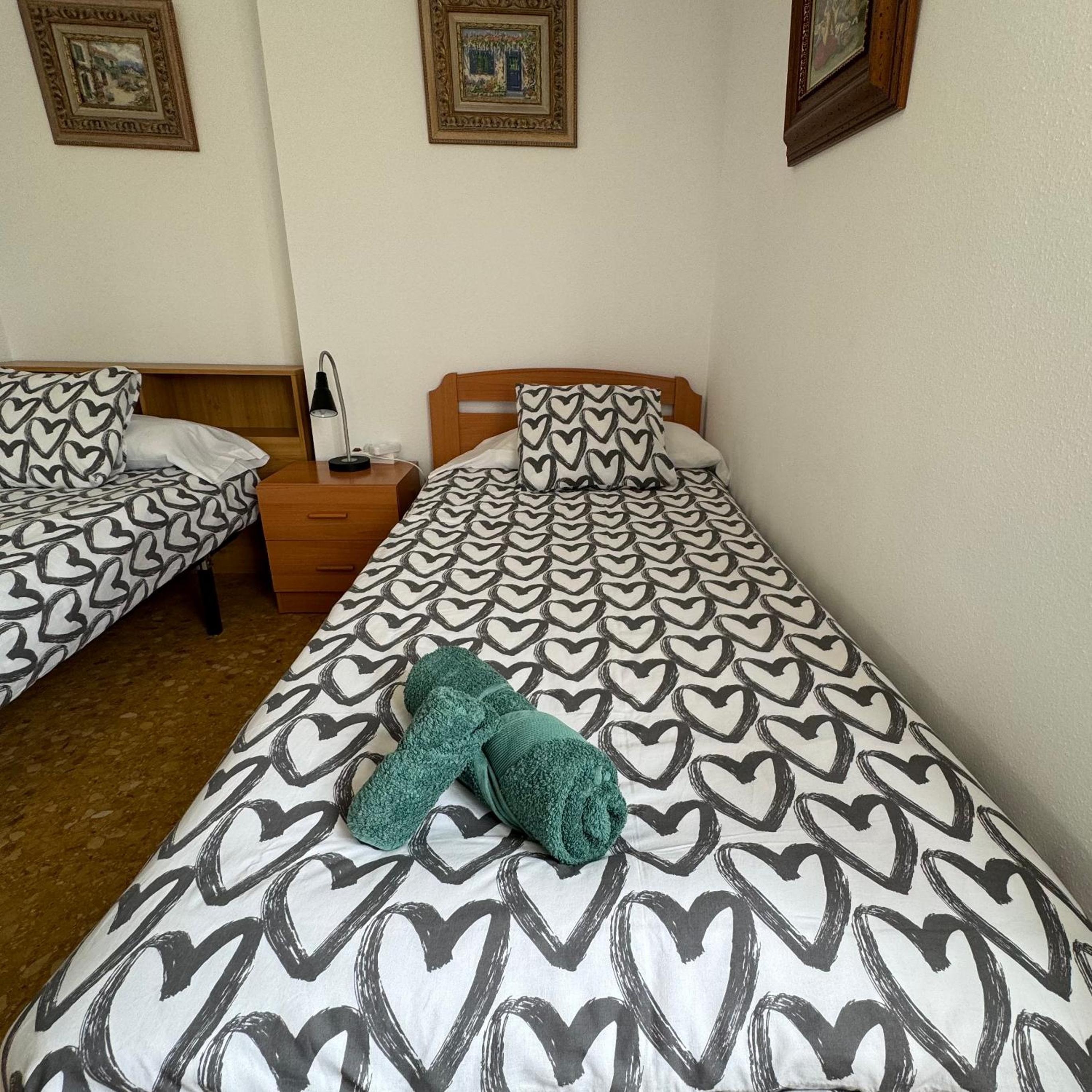 Standard Twin Room with Shared Bathroom photo 3