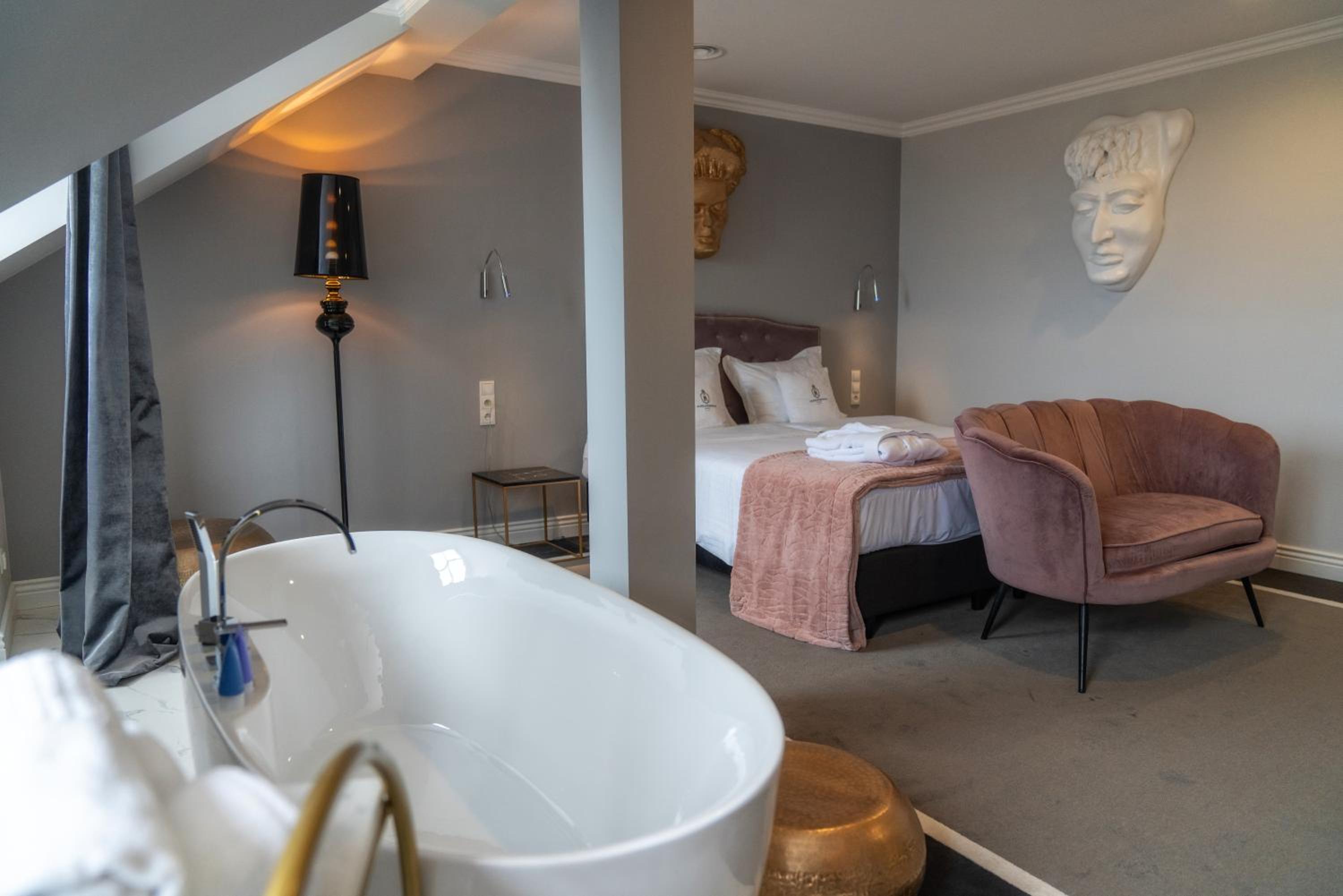 Superior Double Room with Bath in the Residence - Photo 2