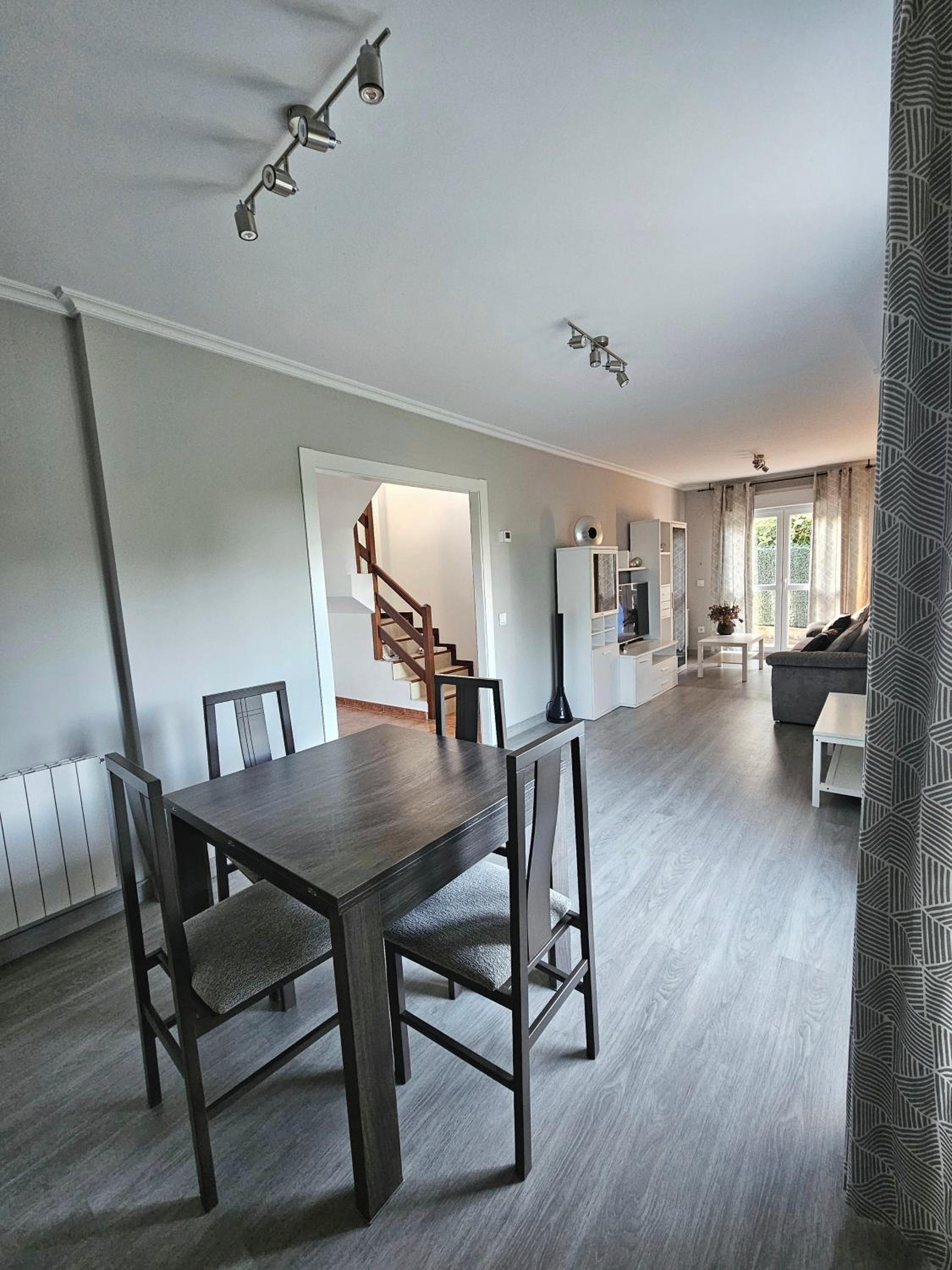 Three-Bedroom Townhouse photo 2