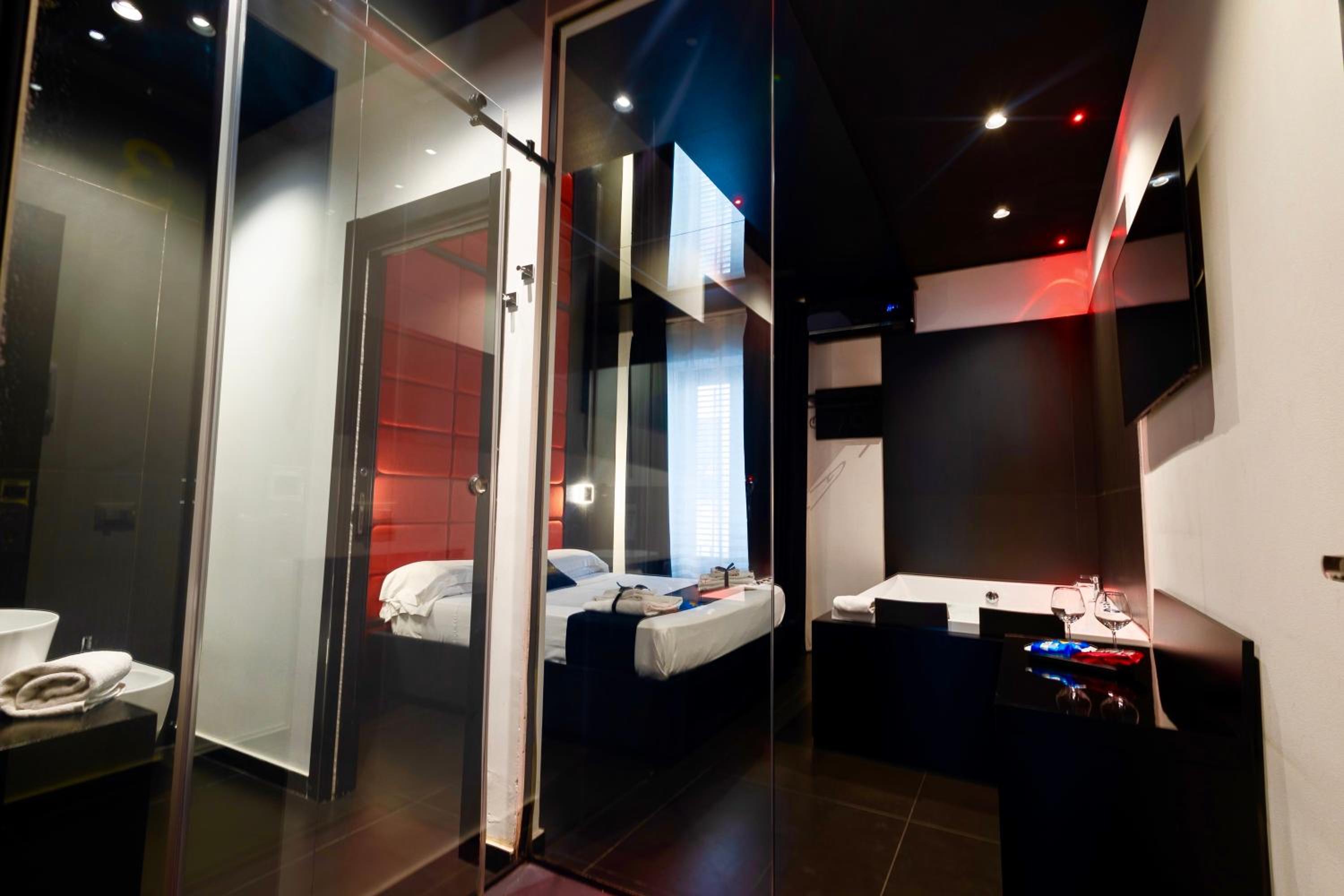 Queen Room with Spa Bath