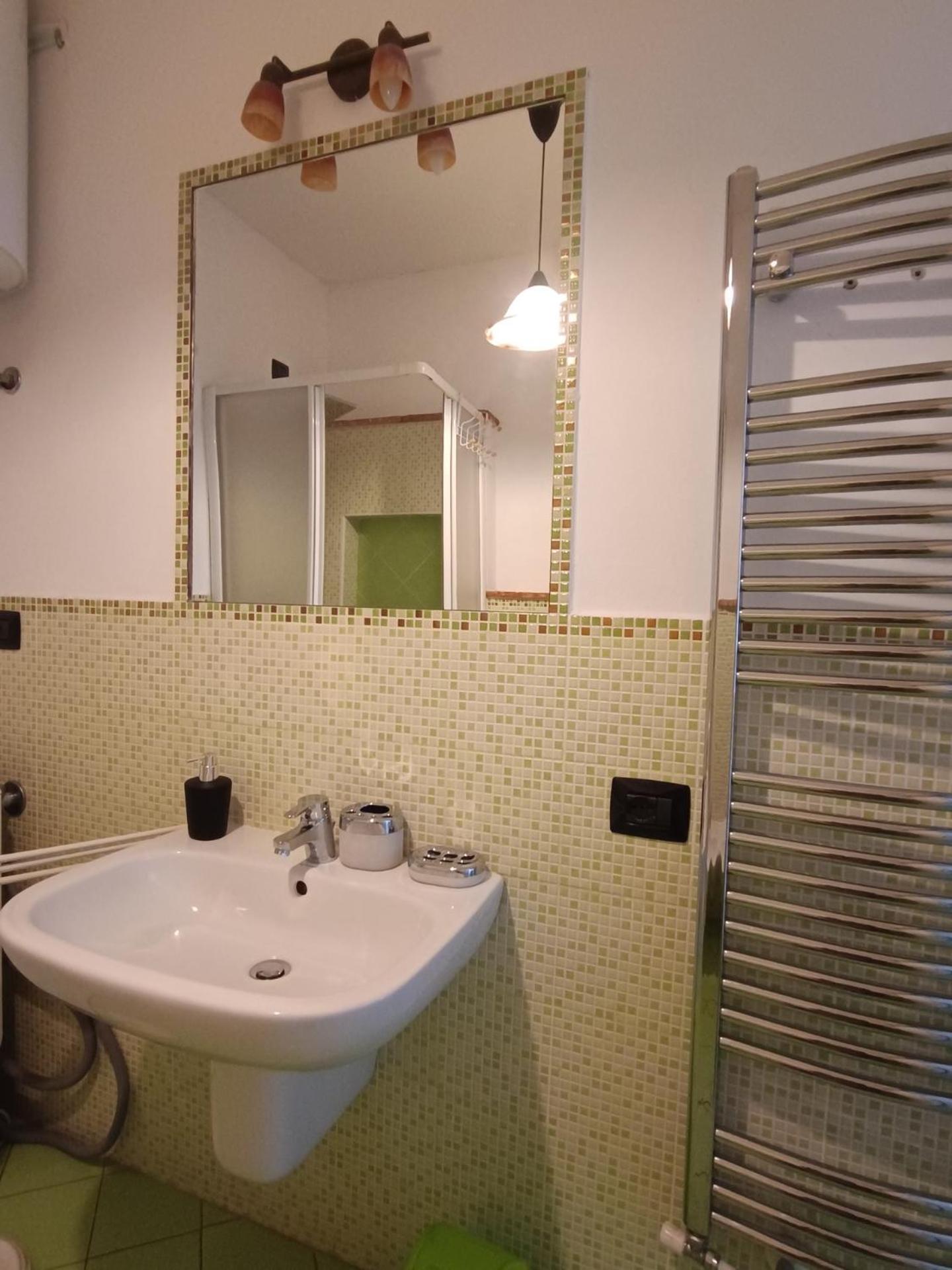 One-Bedroom Apartment - Photo 9