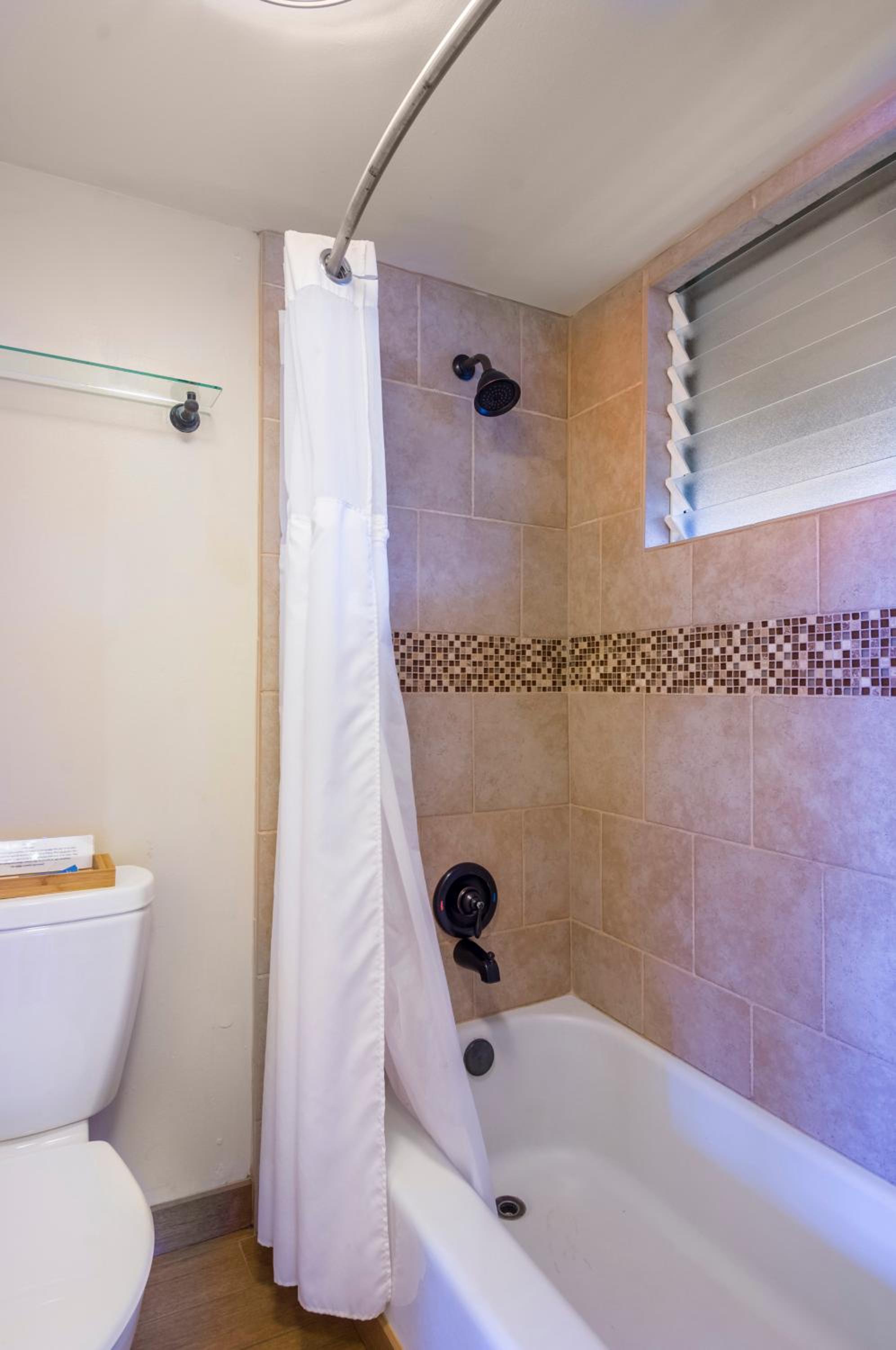 One-Bedroom Apartment - Oceanfront photo 3