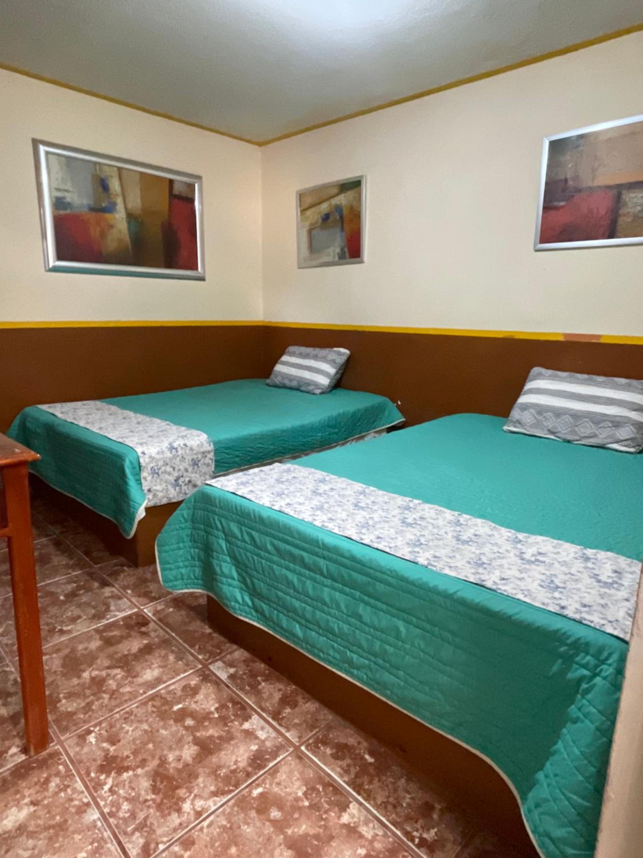 Twin Room With Private Bathroom photo 2