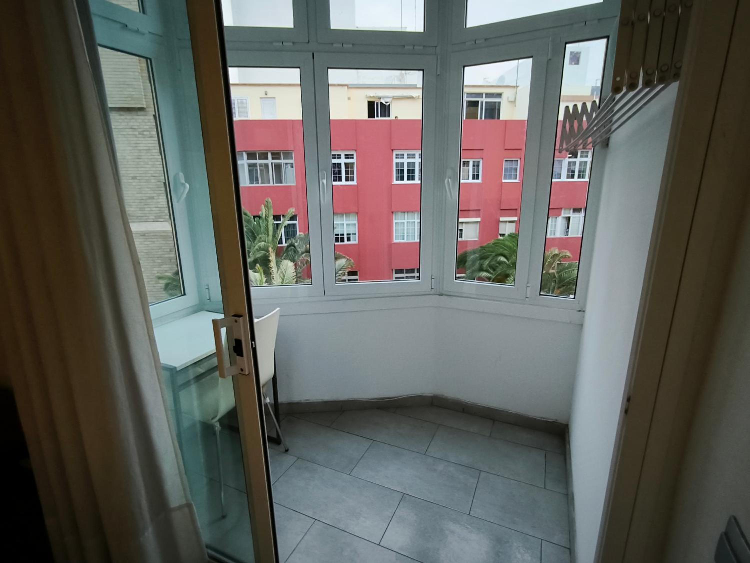 Studio Apartment - Photo 35
