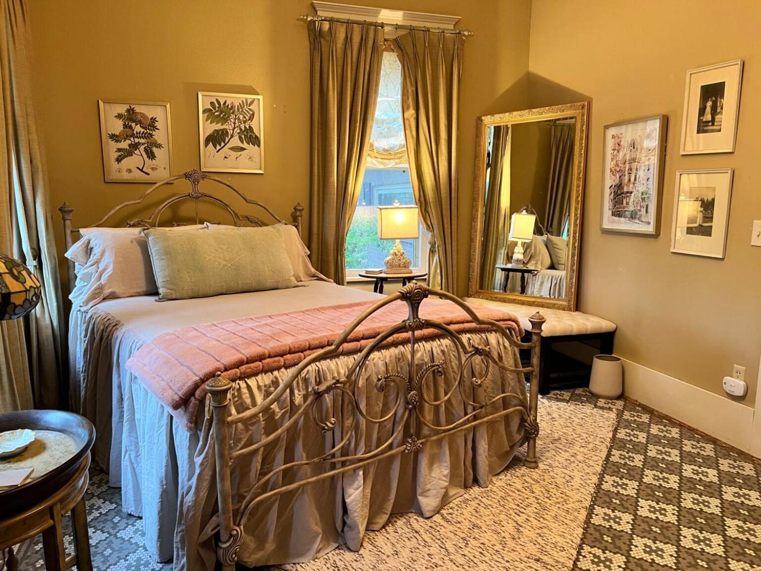 Deluxe Queen Room photo 1