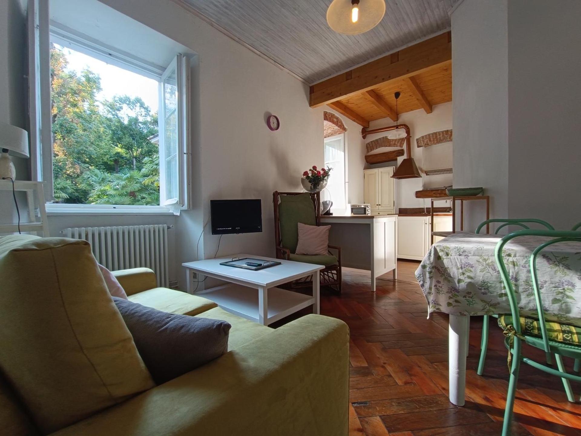 Two-Bedroom Apartment - Photo 31