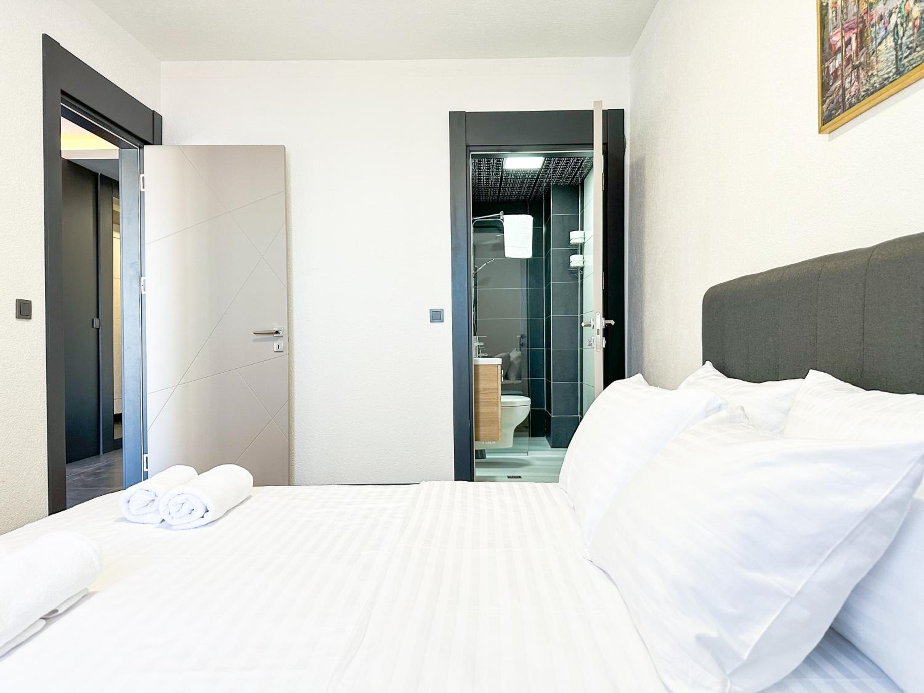 Two-Bedroom Apartment With Balcony And Sea View