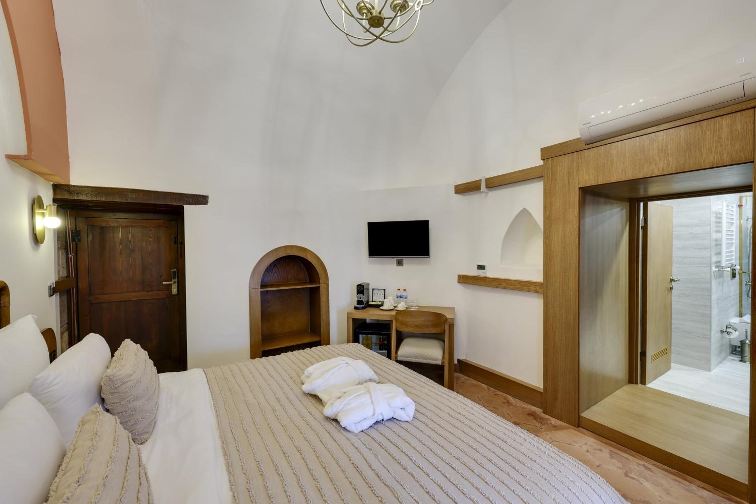 Superior Double Room - Photo 2