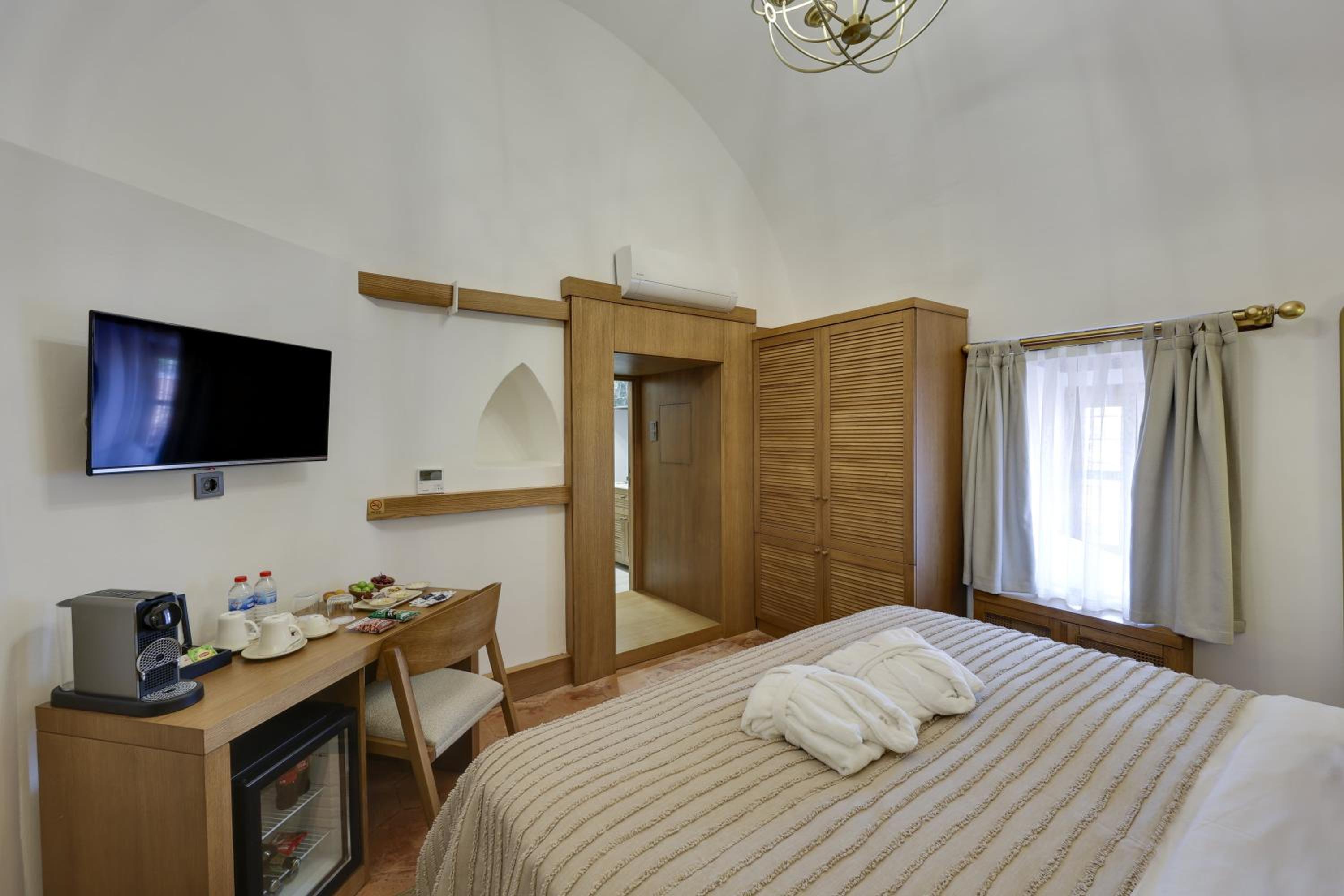 Superior Double Room - Photo 3
