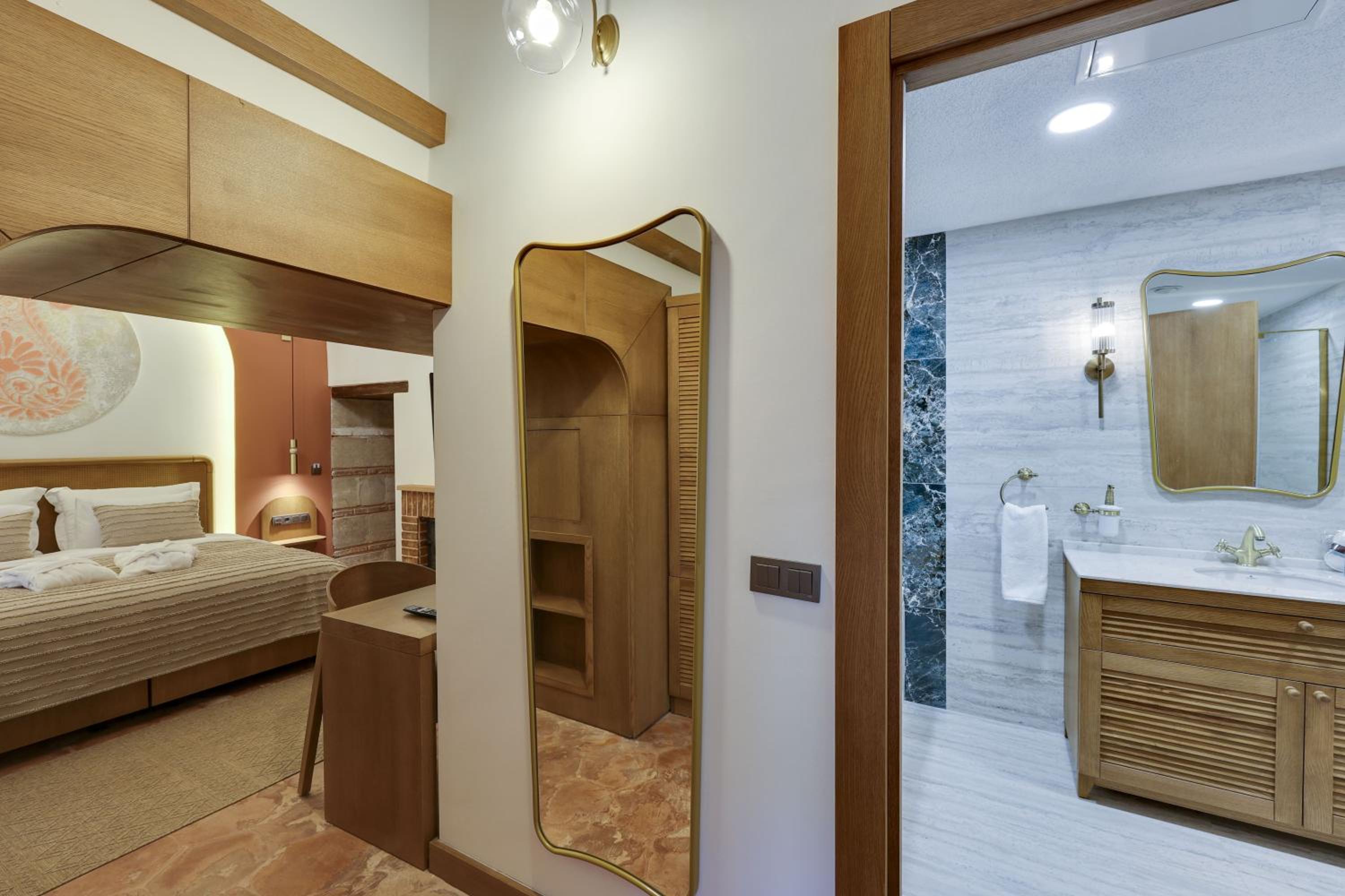 Suite - Photo 22