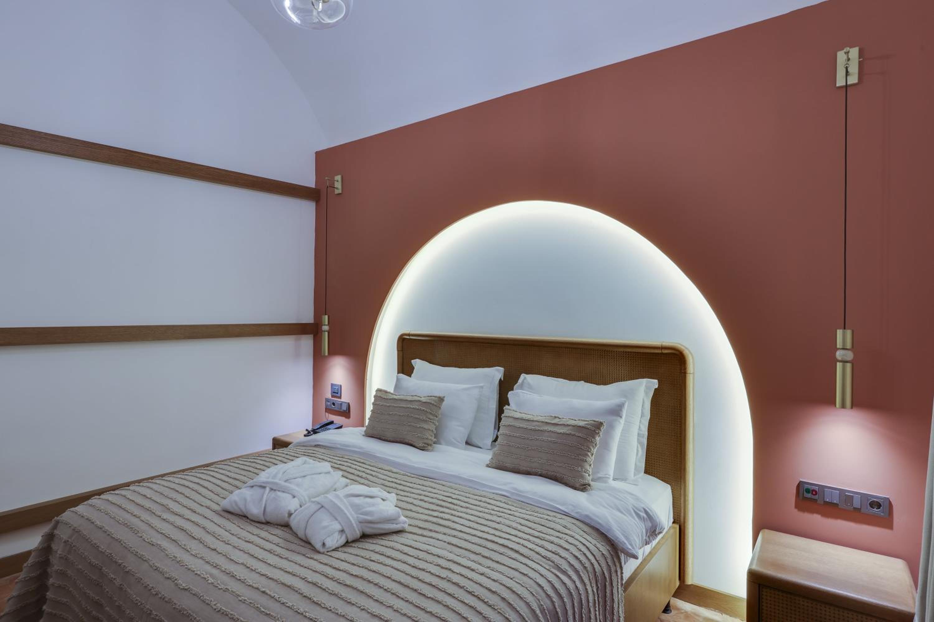 Suite - Photo 16