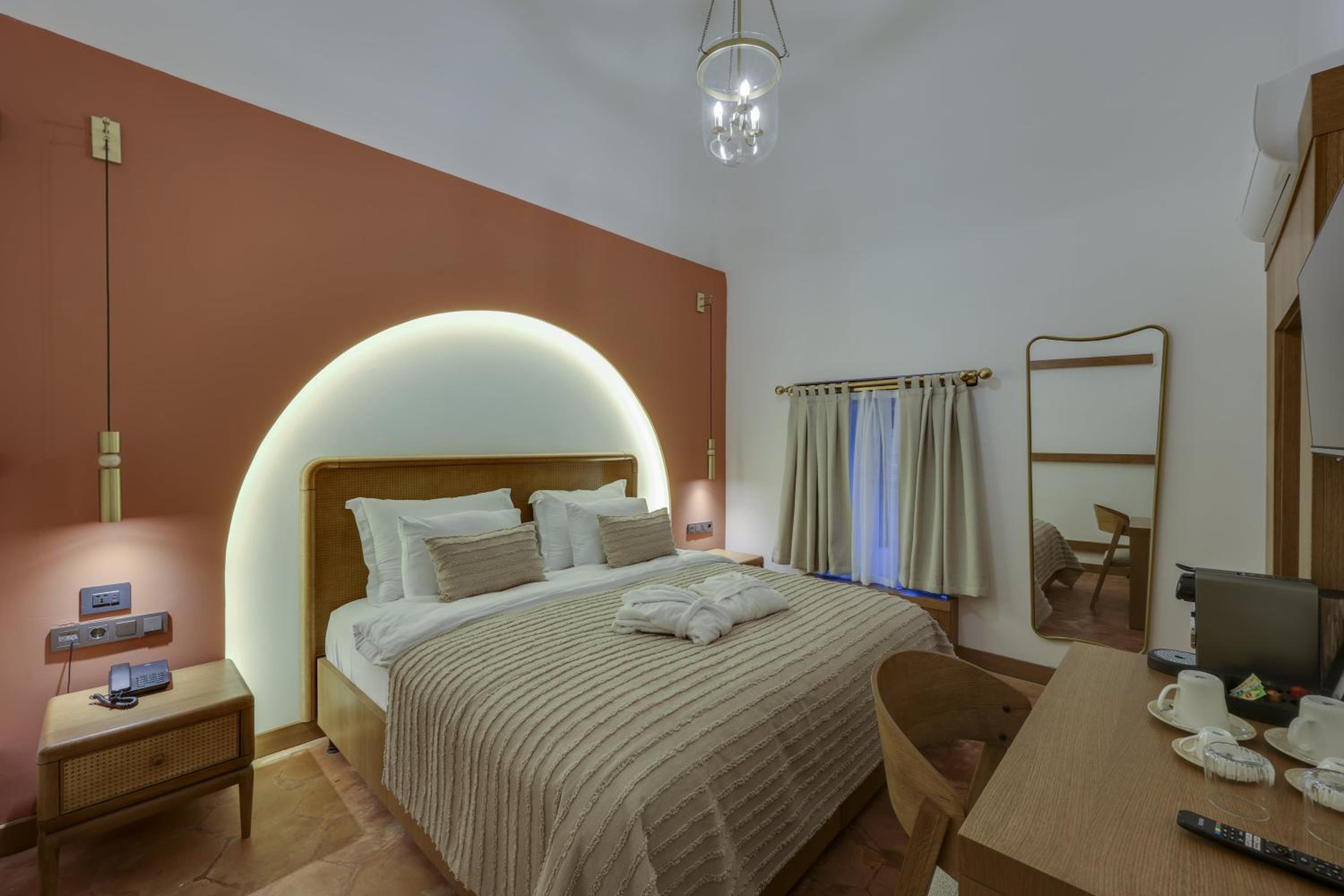Suite - Photo 18
