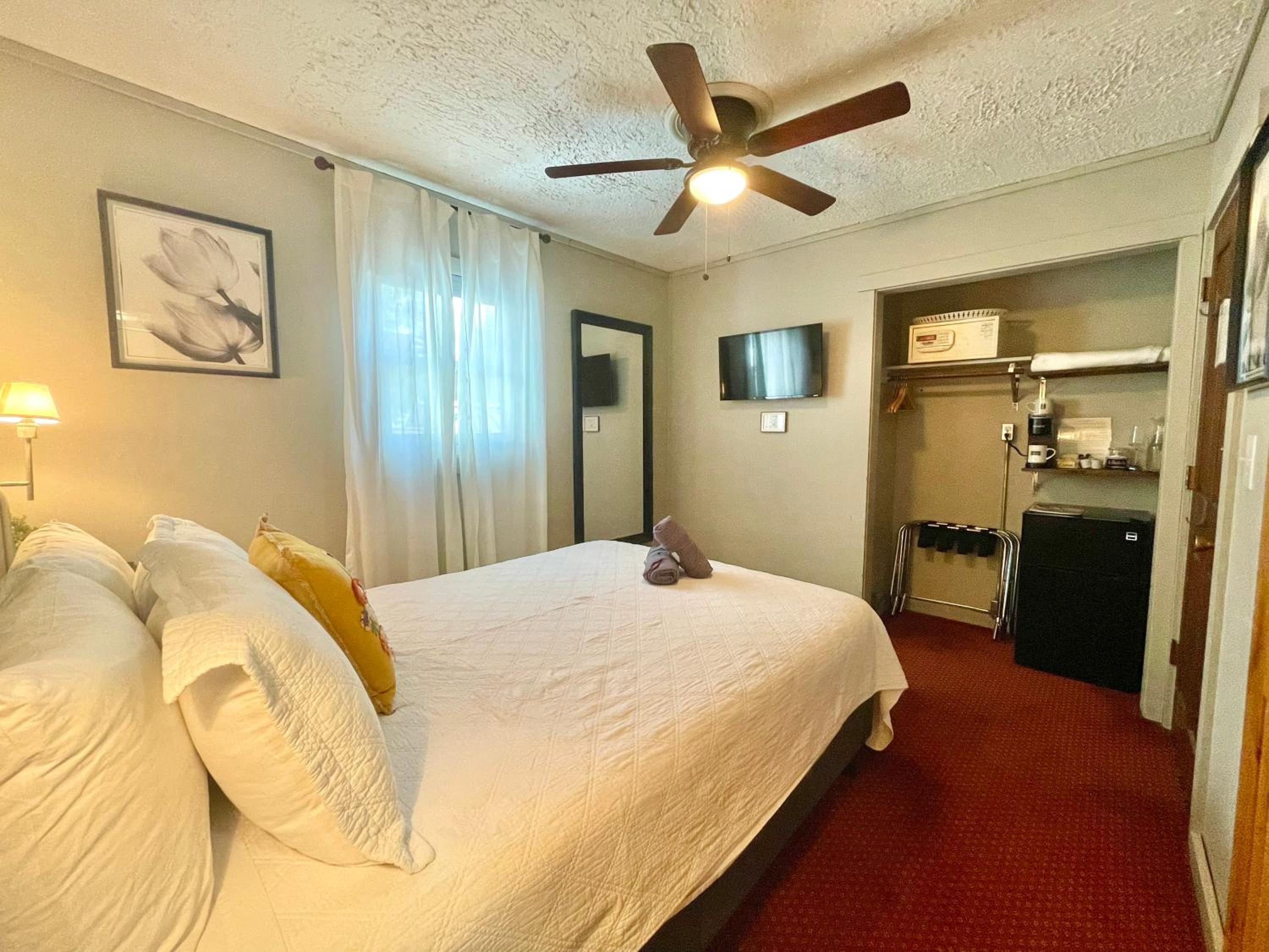 Queen Room with Spa Bath photo 2