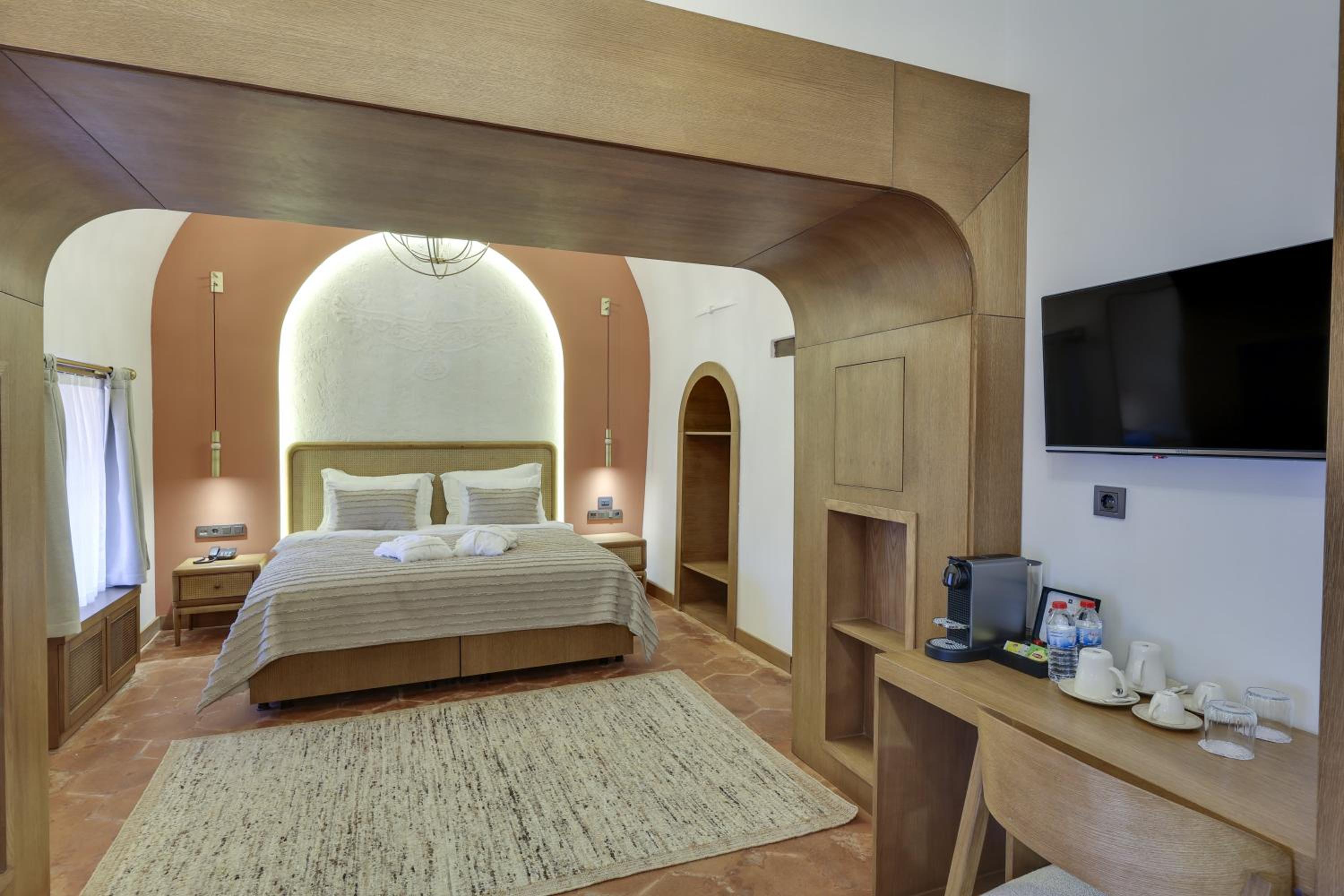 Suite - Photo 3