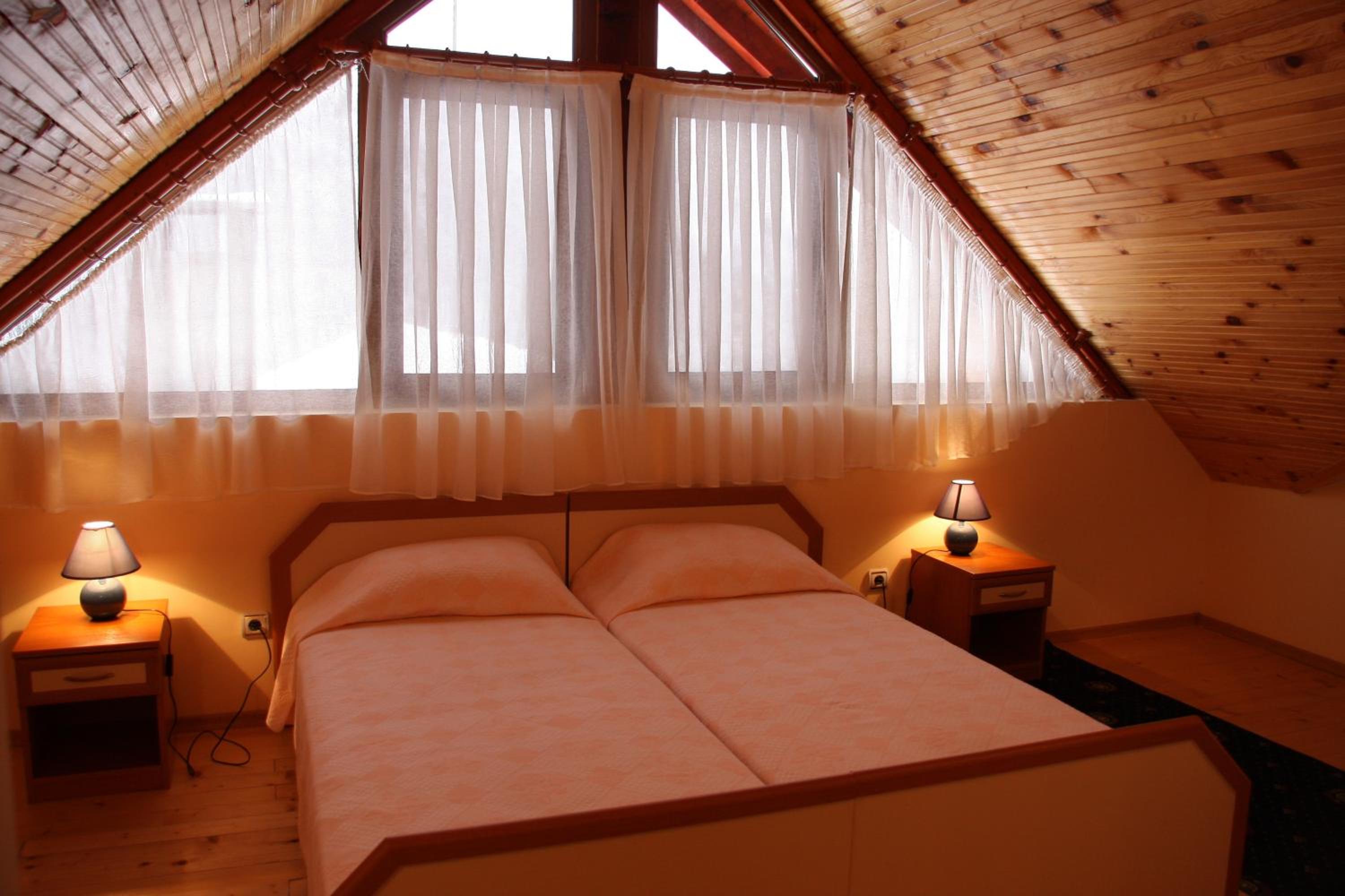 Triple Room - Photo 2