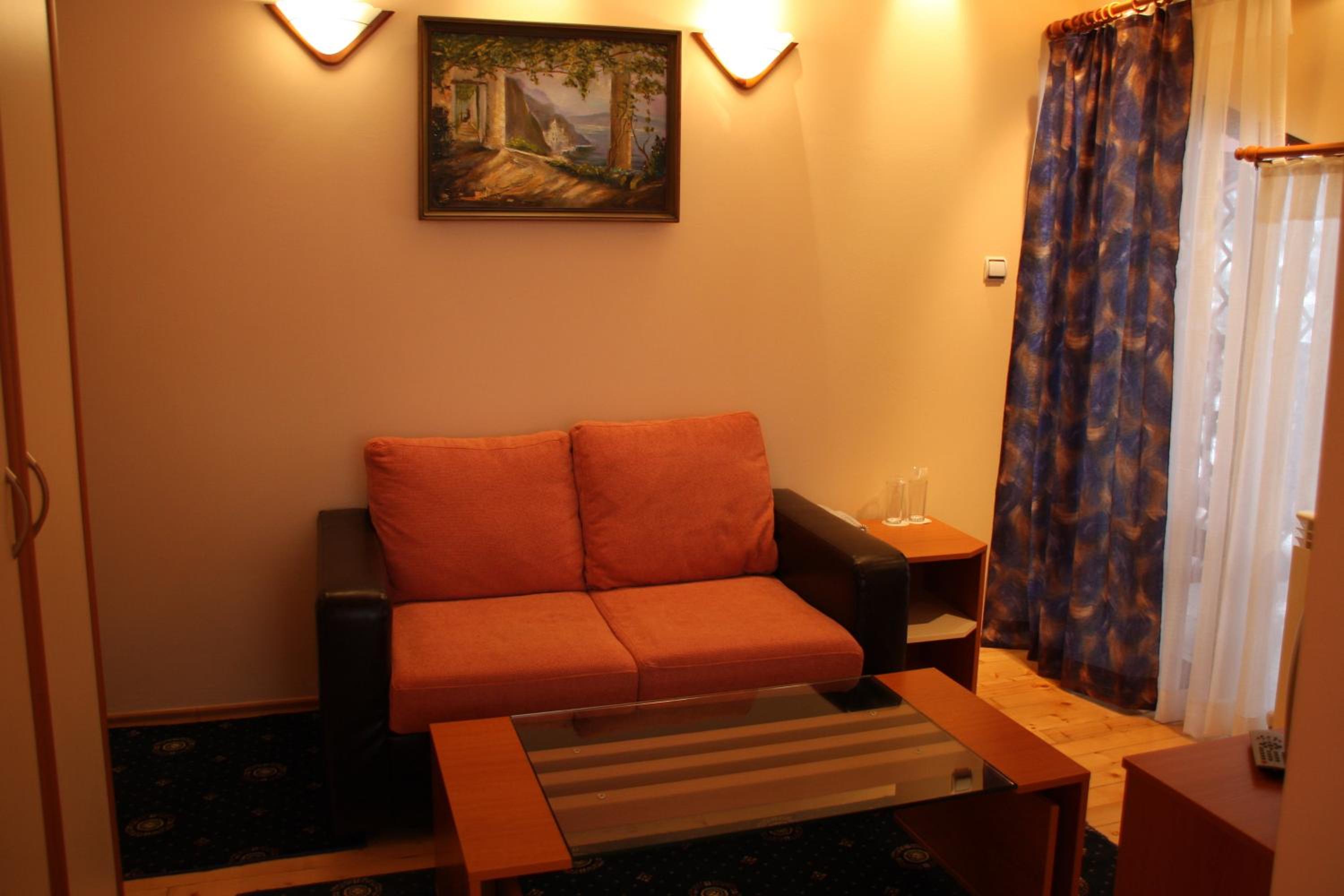 Triple Room - Photo 1
