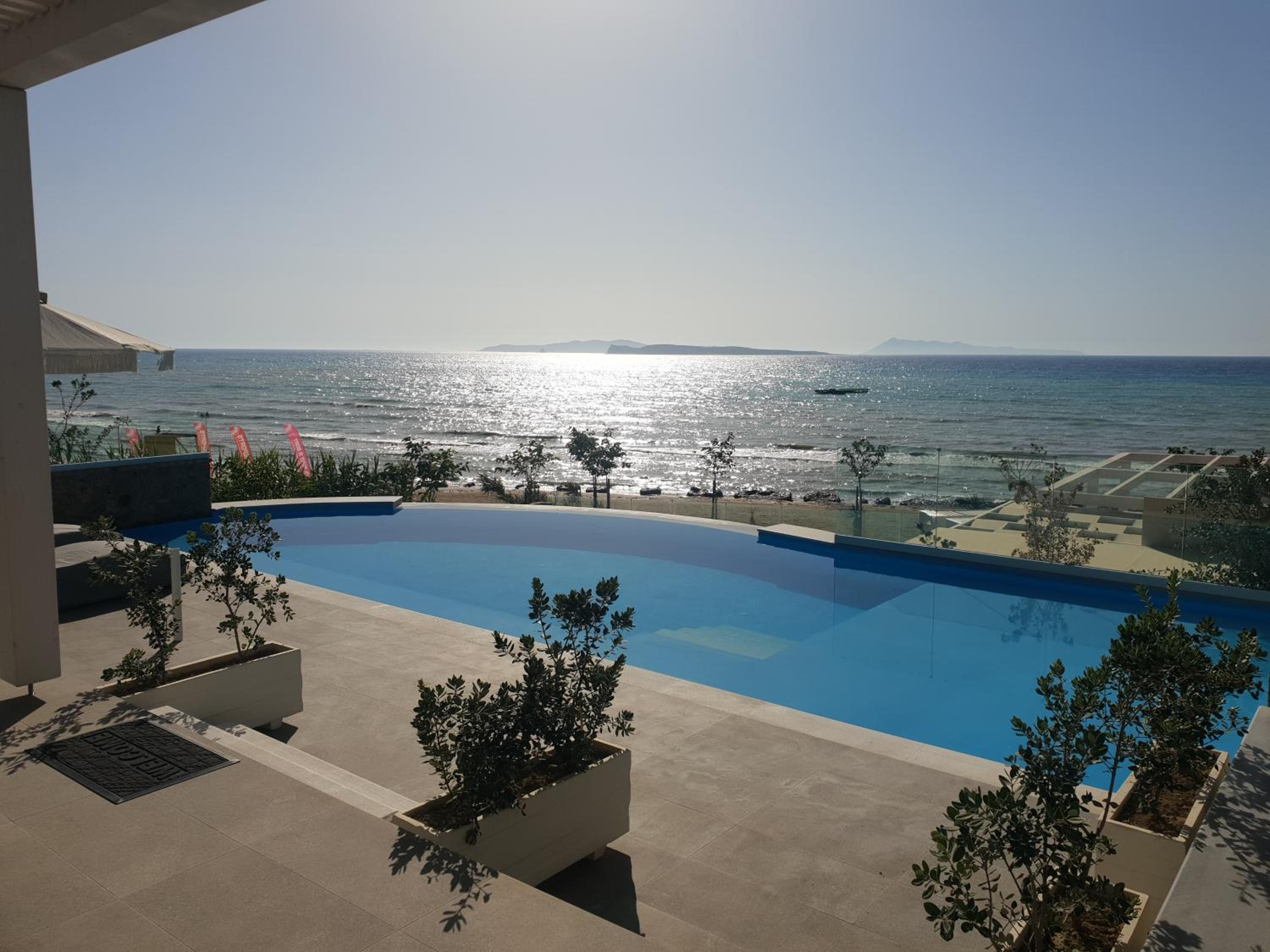 Villa - Beach Front photo 2