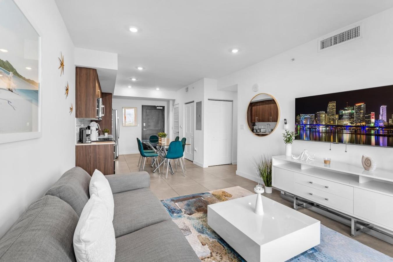 Apartment photo 2
