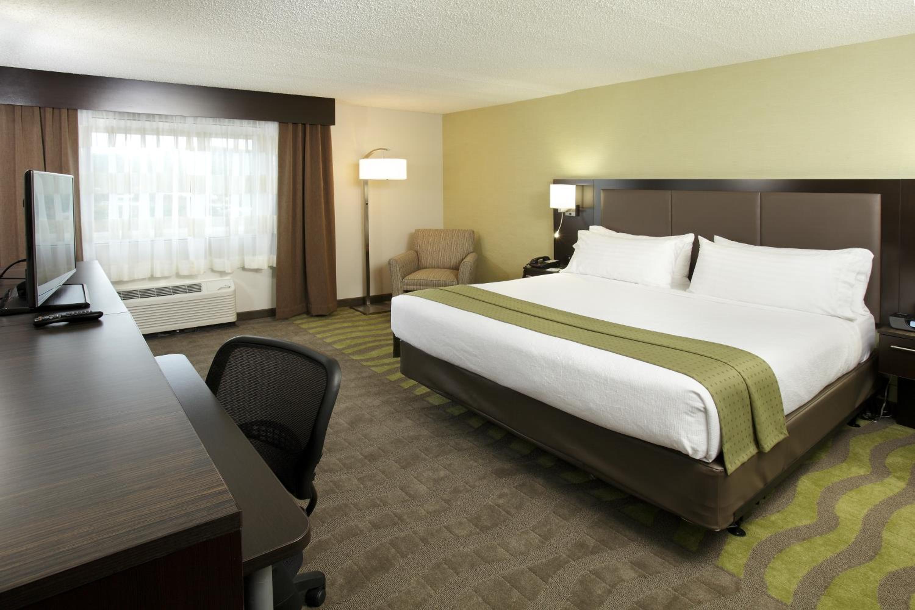 Standard King Room - Photo 1