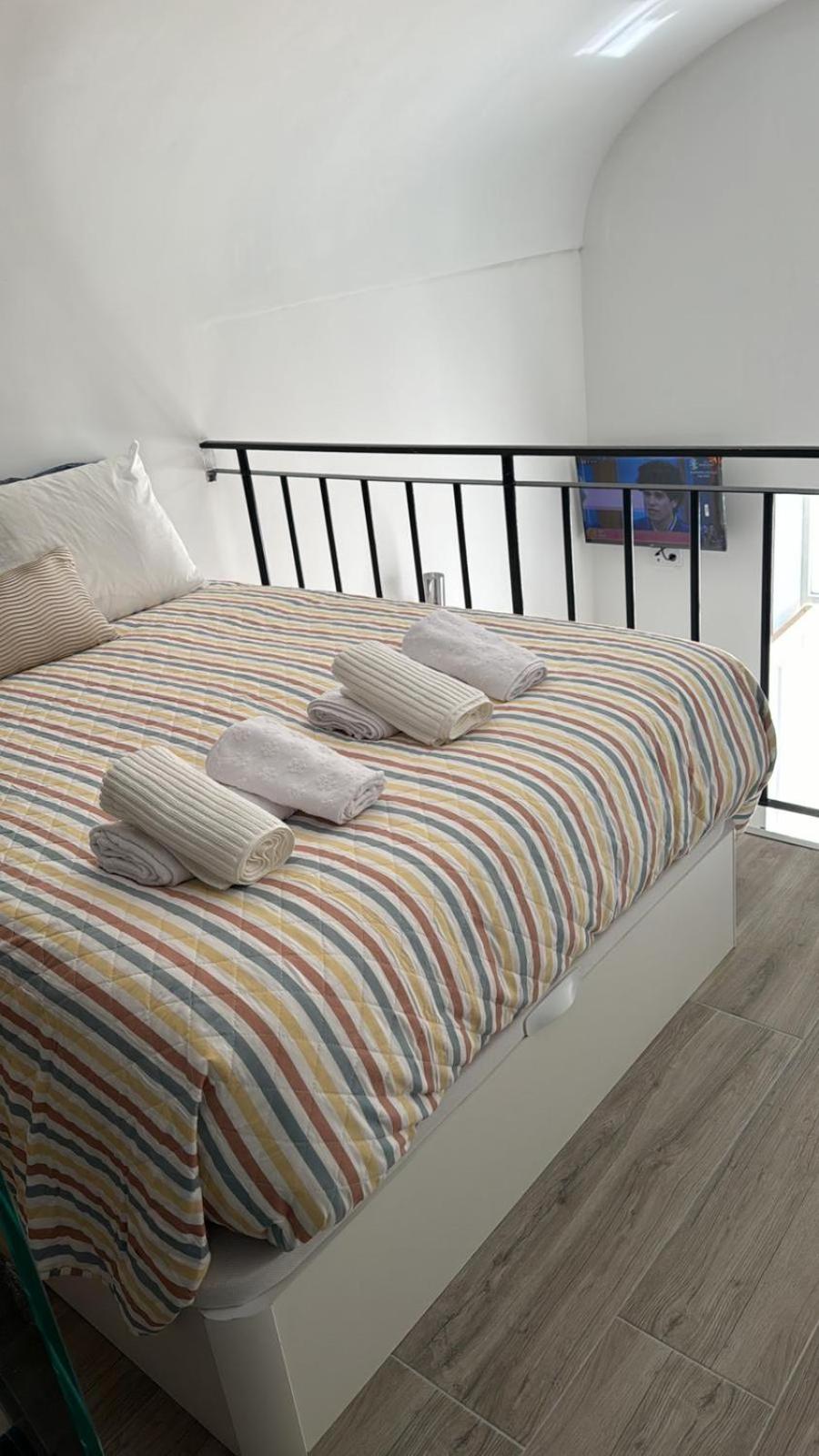 One-Bedroom House photo 1