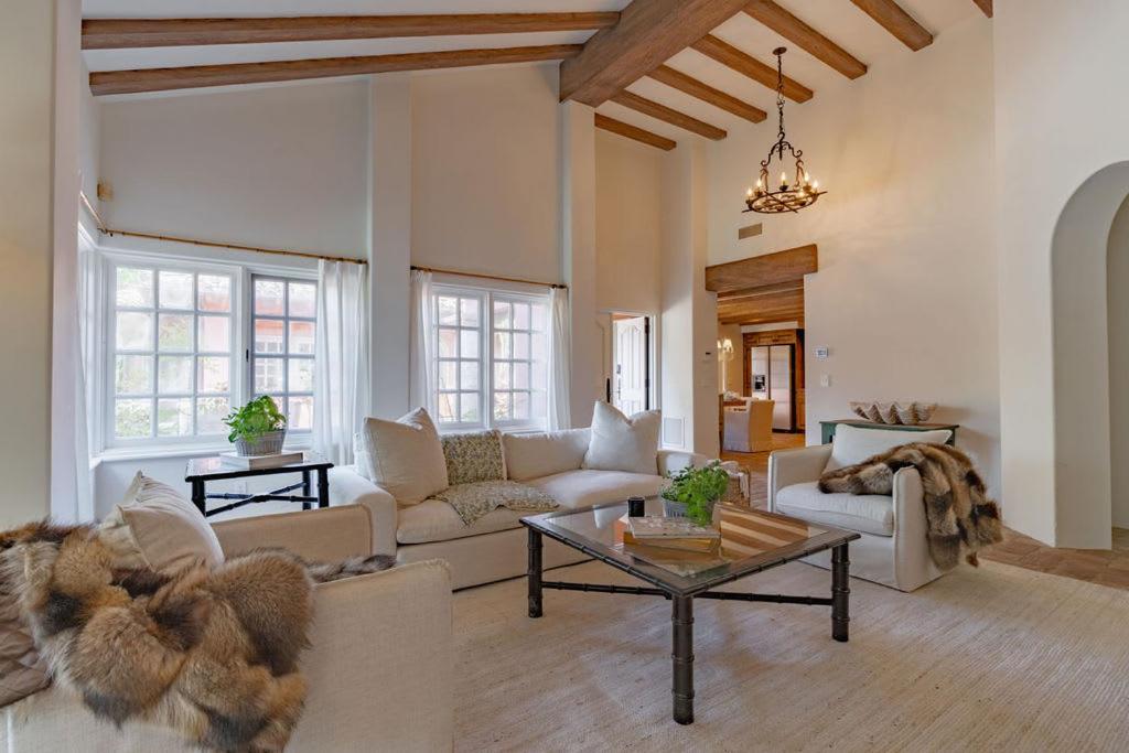 Family Room photo 1