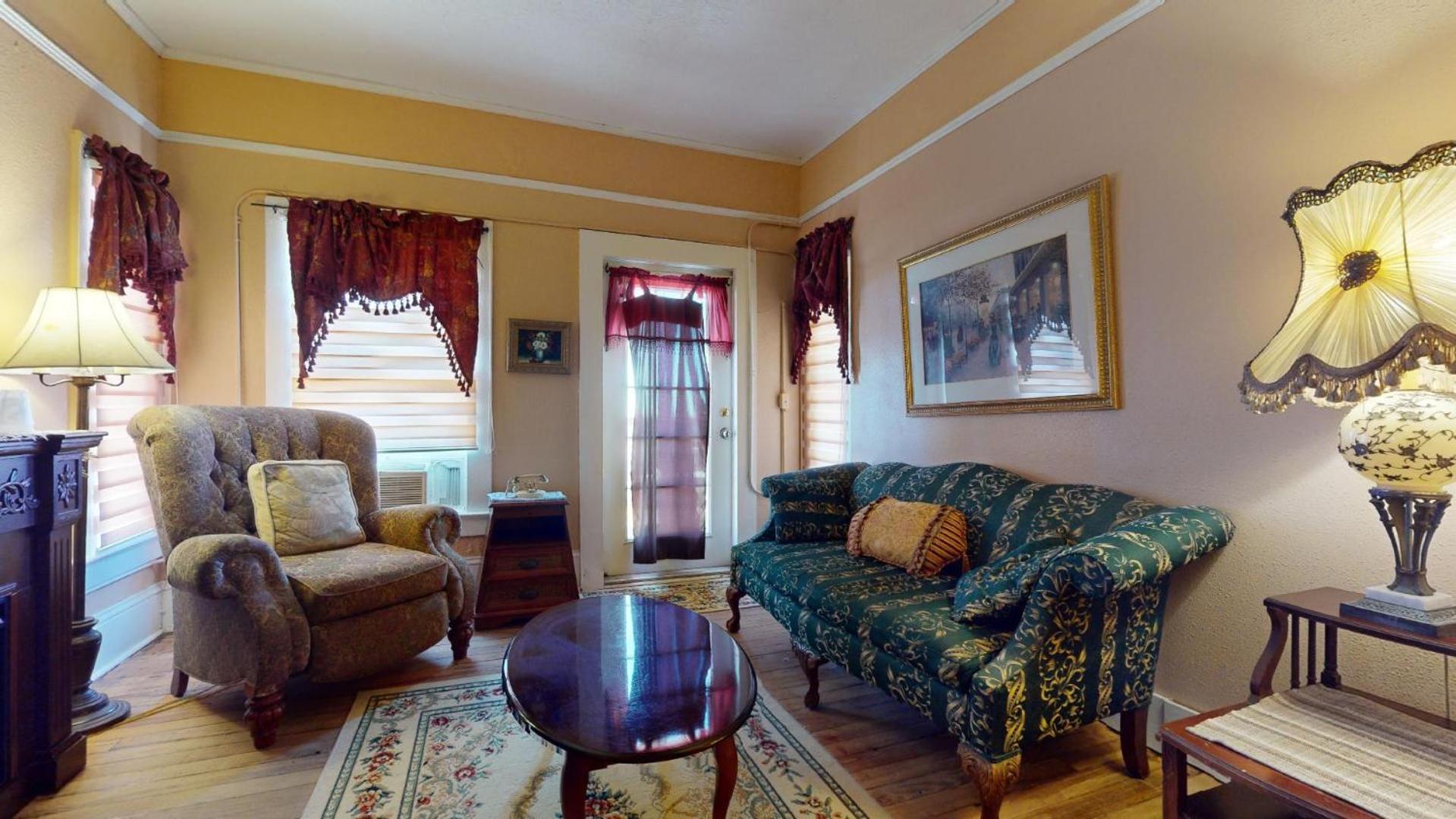 Queen Room with Spa Bath photo 1