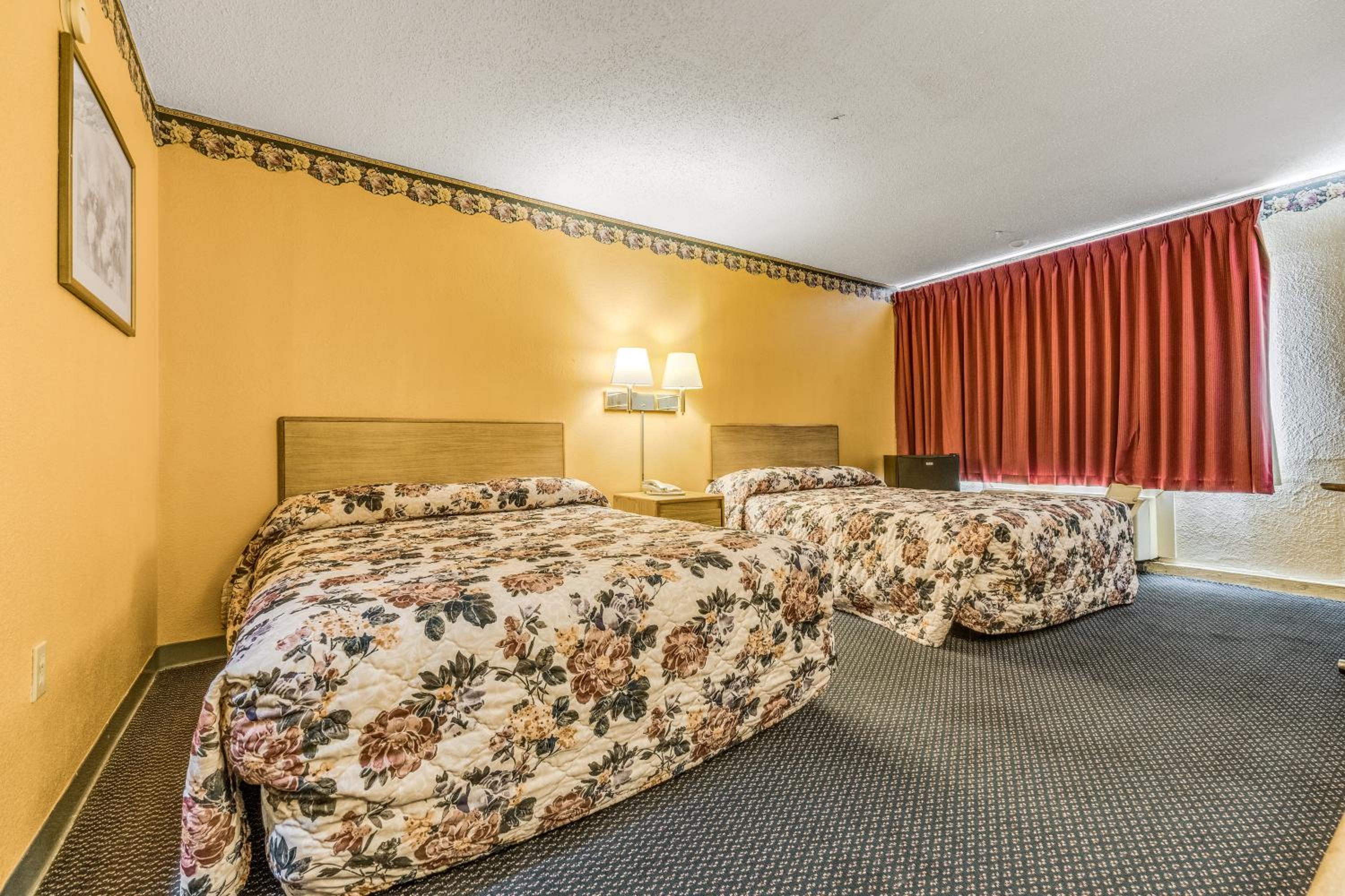 Budget Double Room - Non-Smoking photo 2