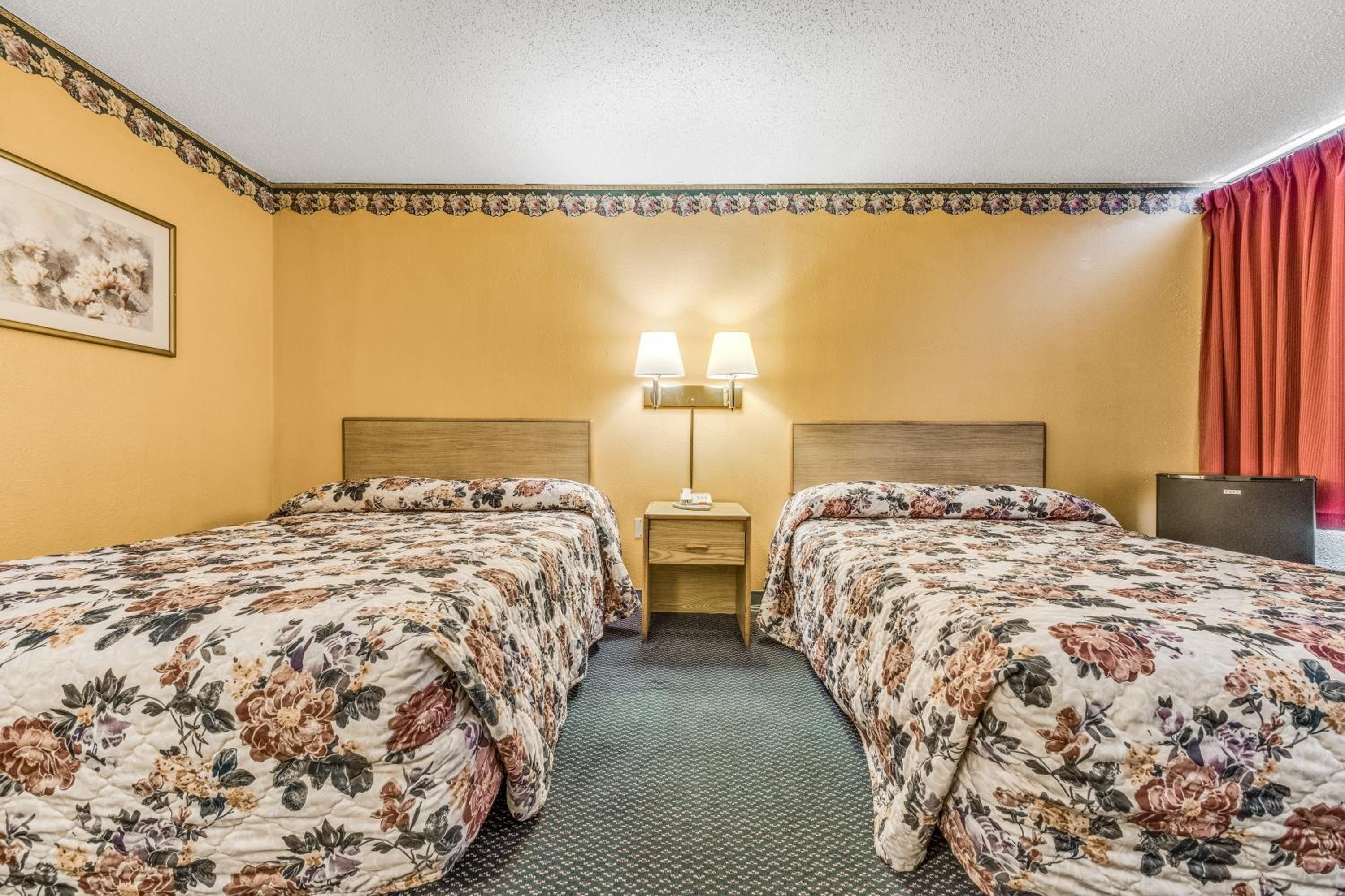 Budget Double Room - Non-Smoking photo 1
