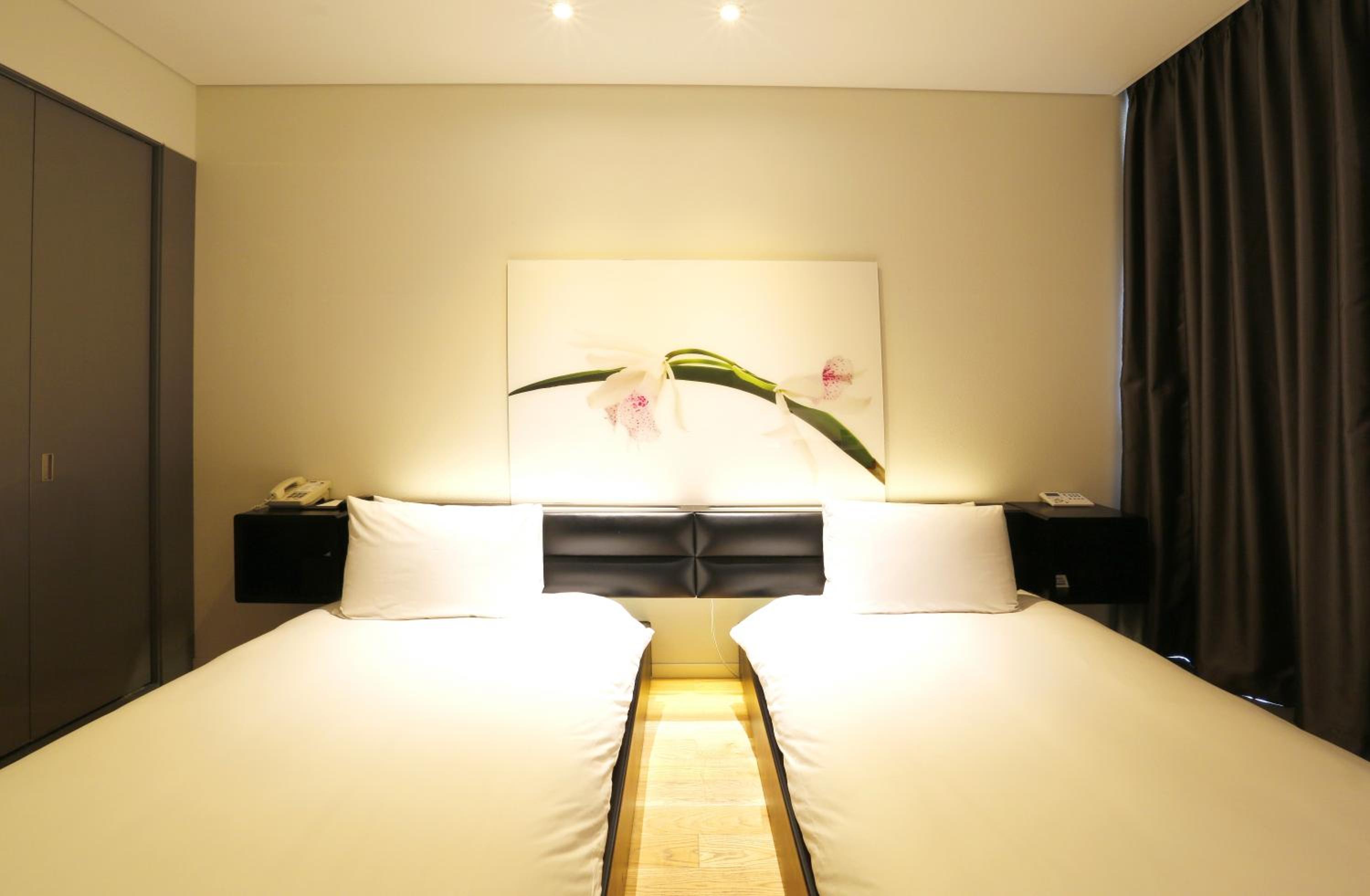 Deluxe Twin Room - Smoking photo 2